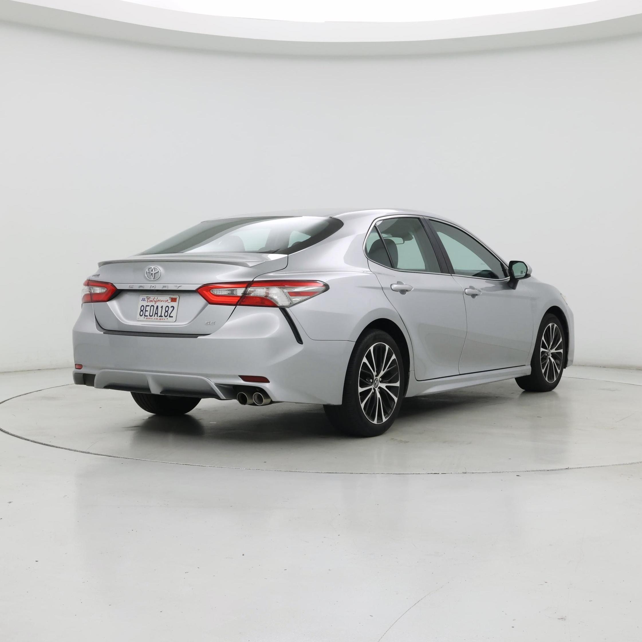 Thumbnail: 2018 Toyota Camry - 8