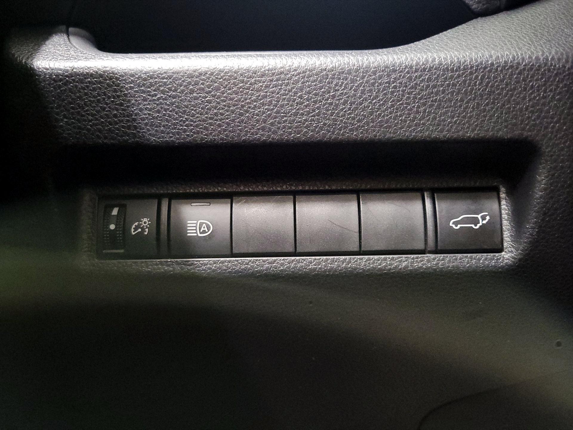 Thumbnail: 2023 Toyota RAV4 - 13