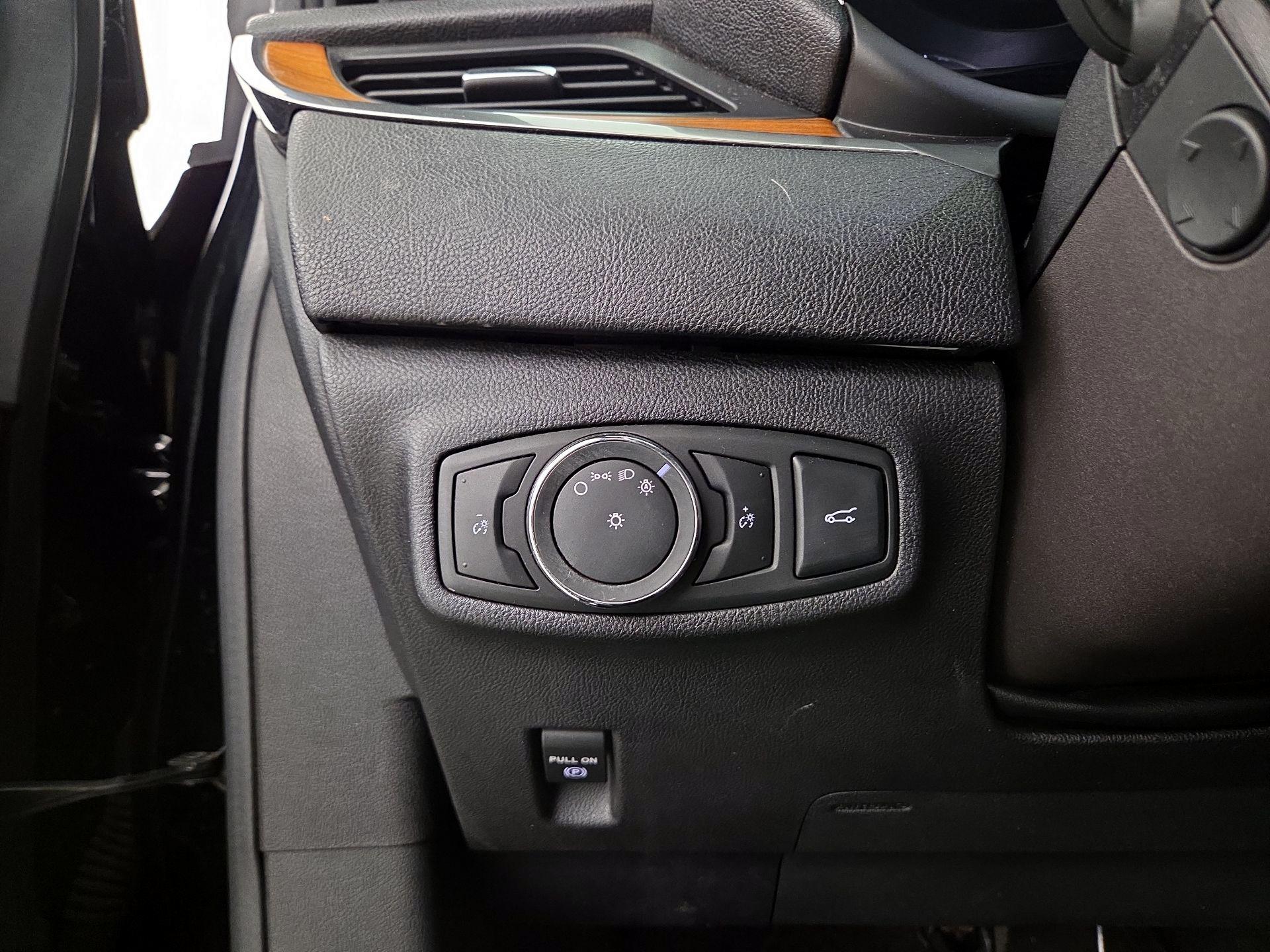 Thumbnail: 2016 Lincoln MKC - 13