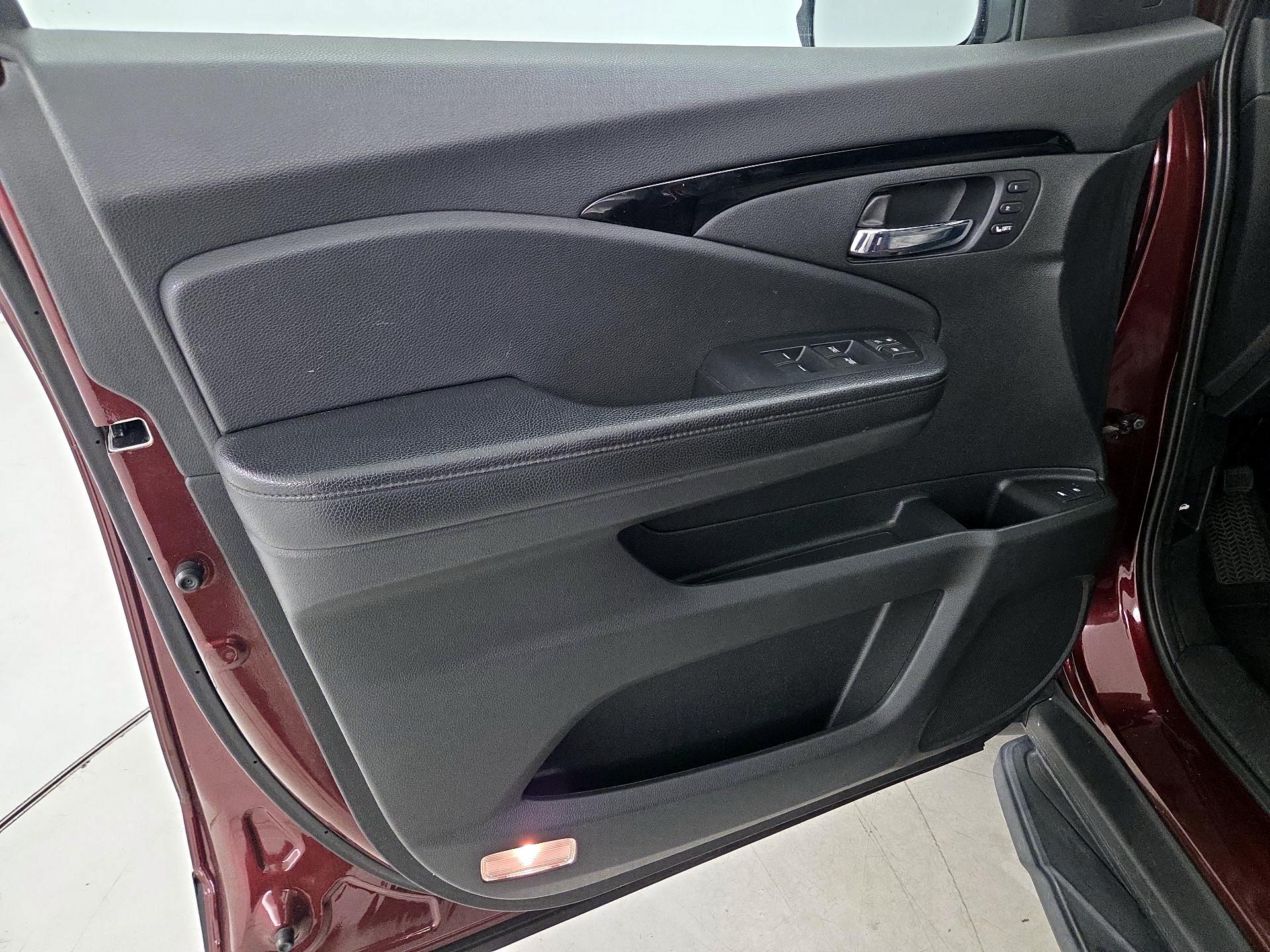 Thumbnail: 2019 Honda Passport - 12