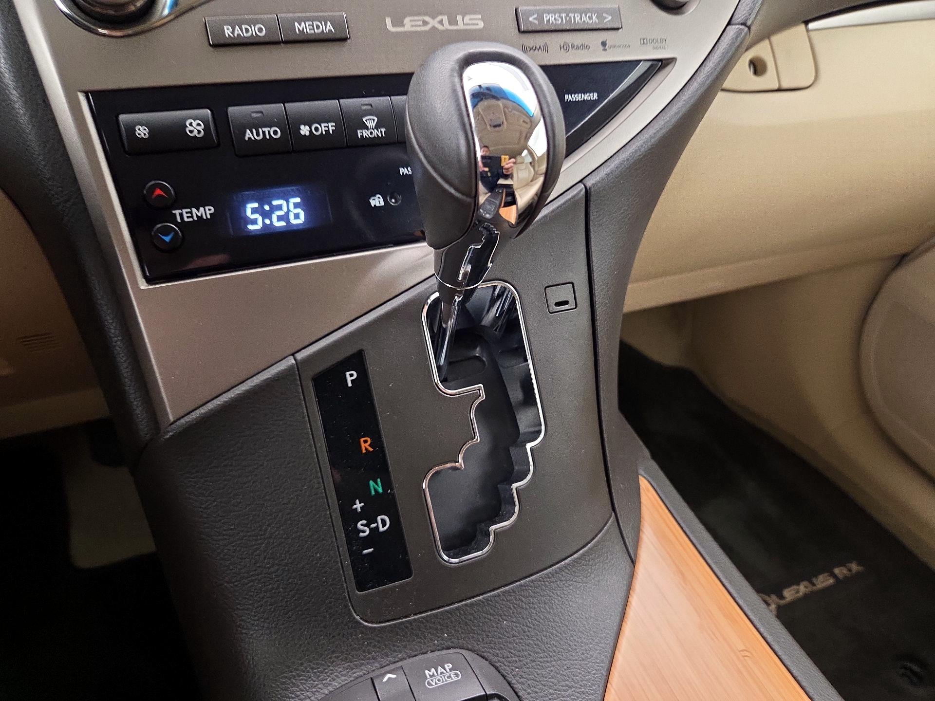 Thumbnail: 2015 Lexus RX - 18