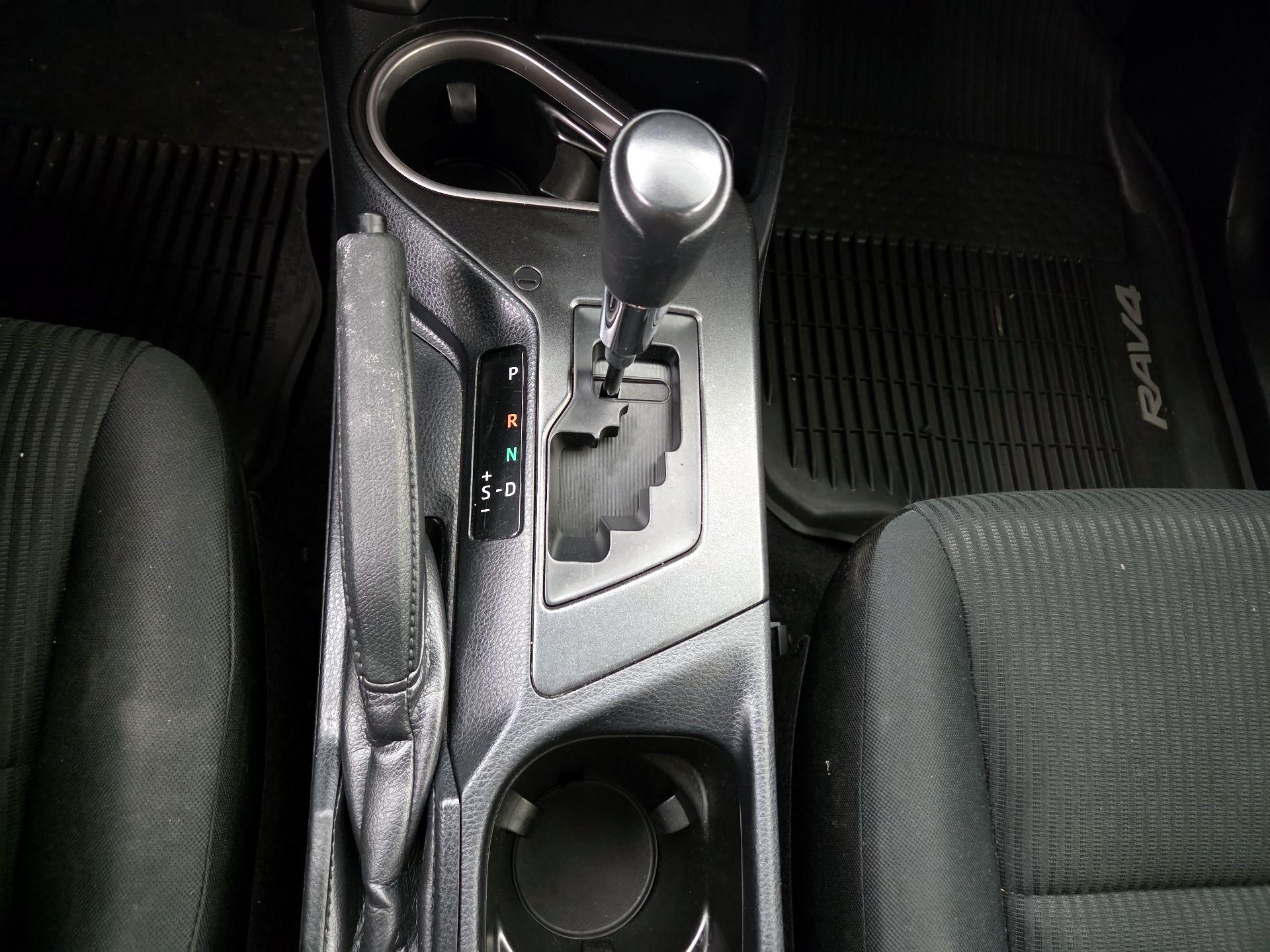 Thumbnail: 2018 Toyota RAV4 - 17