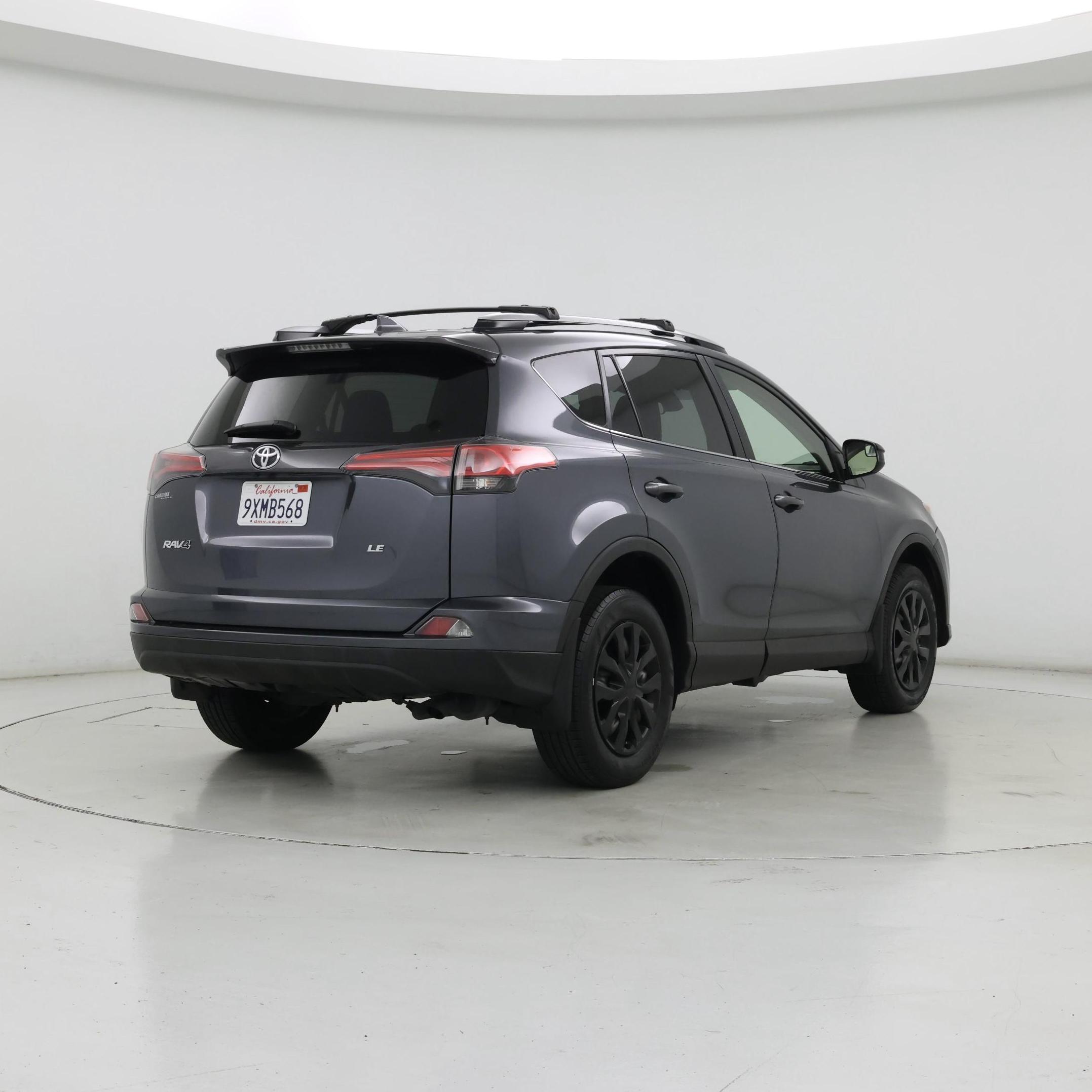 Thumbnail: 2018 Toyota RAV4 - 8