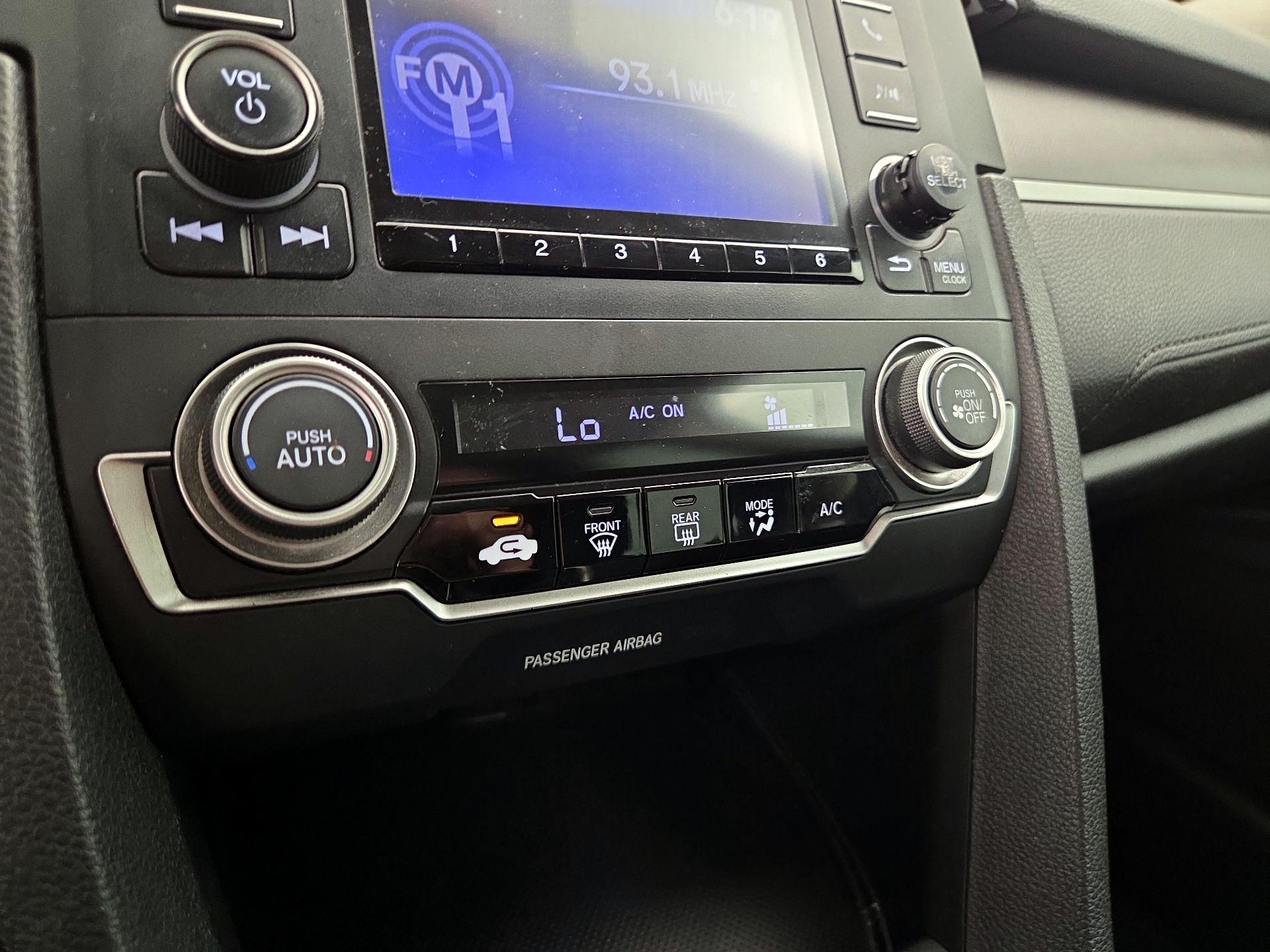 Thumbnail: 2016 Honda Civic - 16