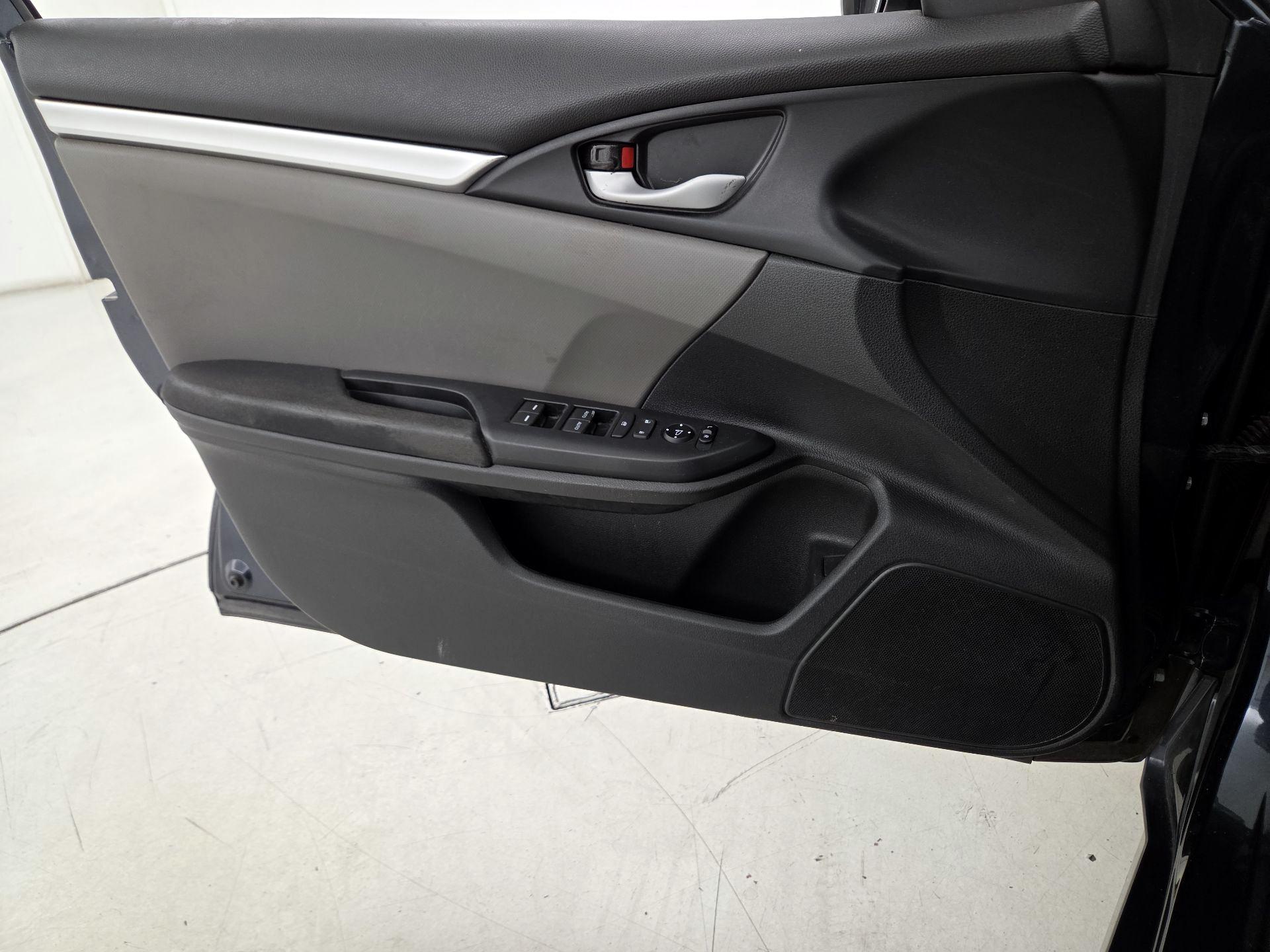 Thumbnail: 2017 Honda Civic - 12