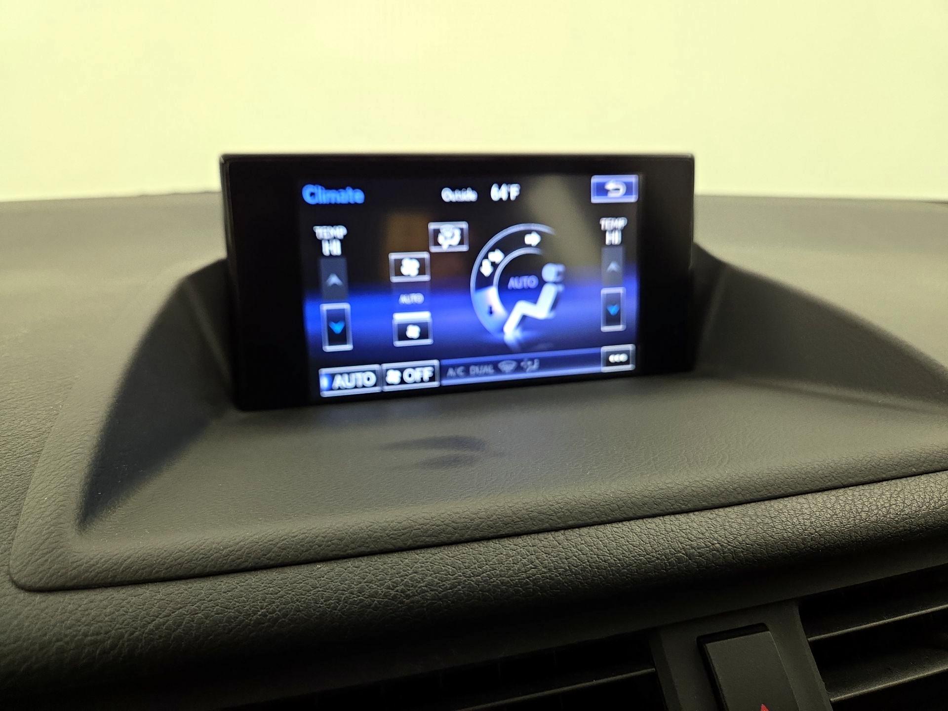 Thumbnail: 2014 Lexus CT - 17