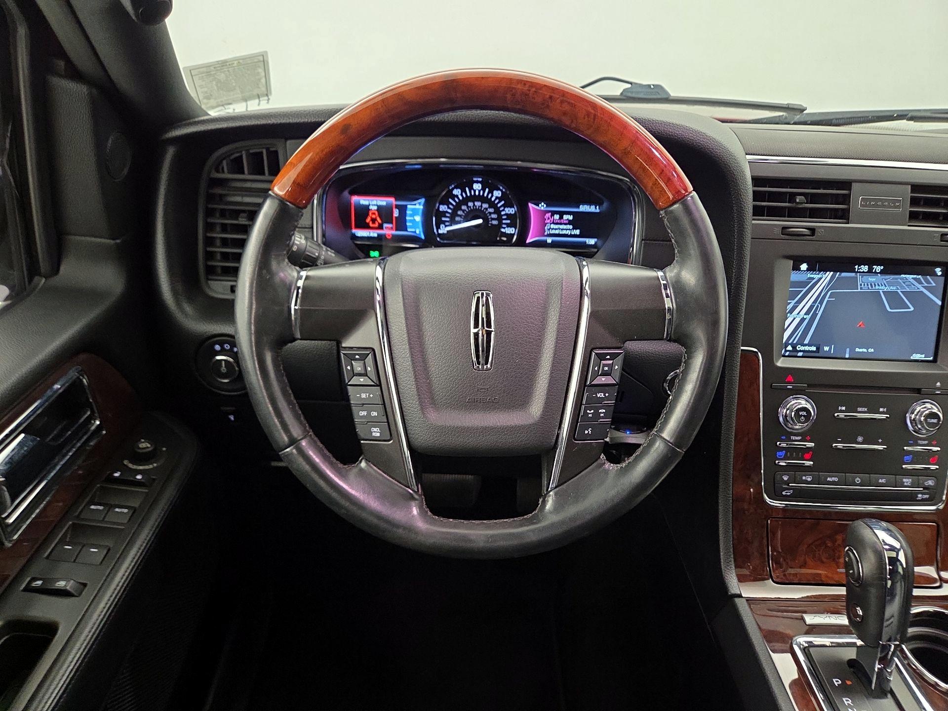 Thumbnail: 2017 Lincoln Navigator - 10