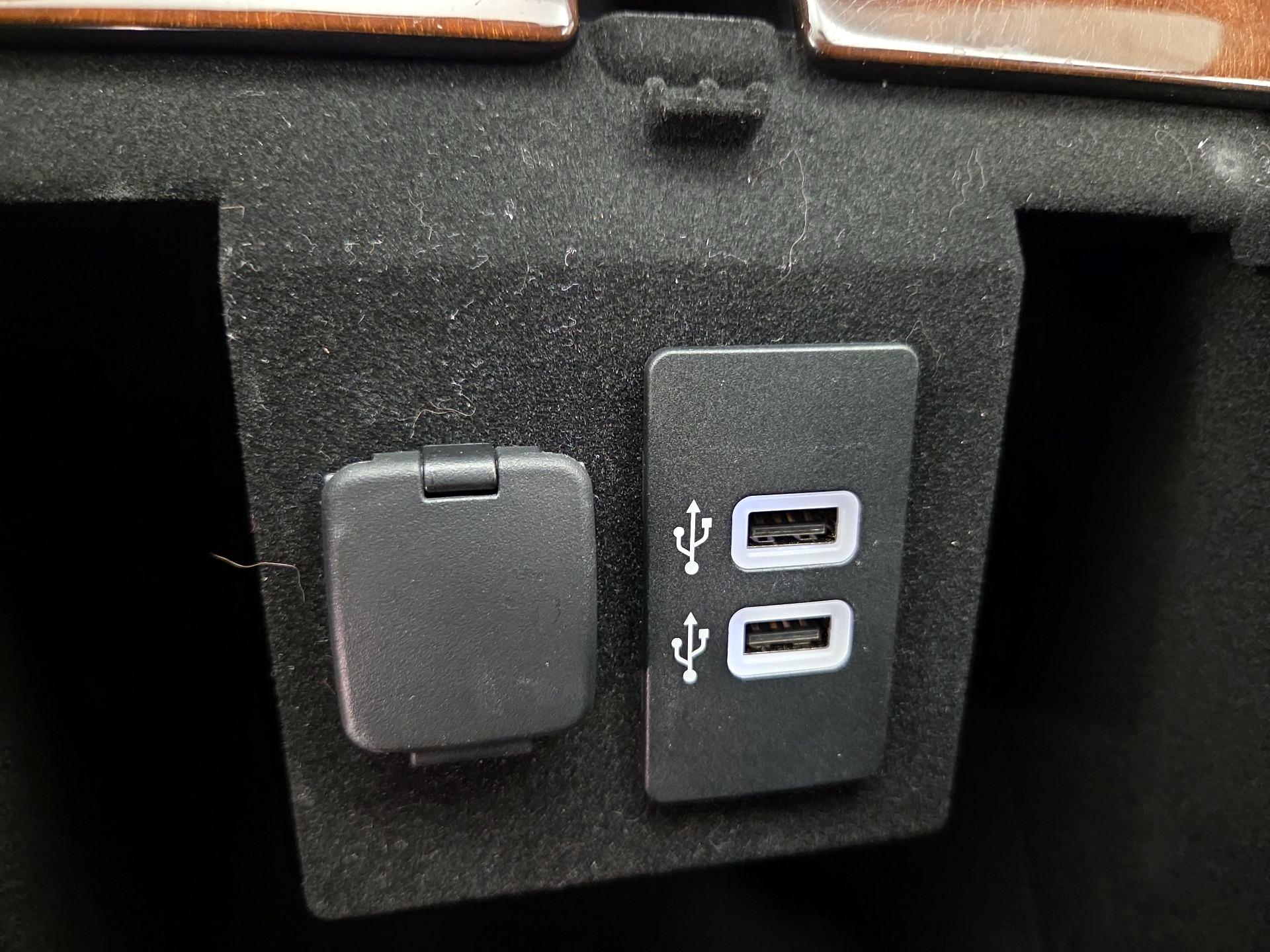 Thumbnail: 2017 Lincoln Navigator - 19