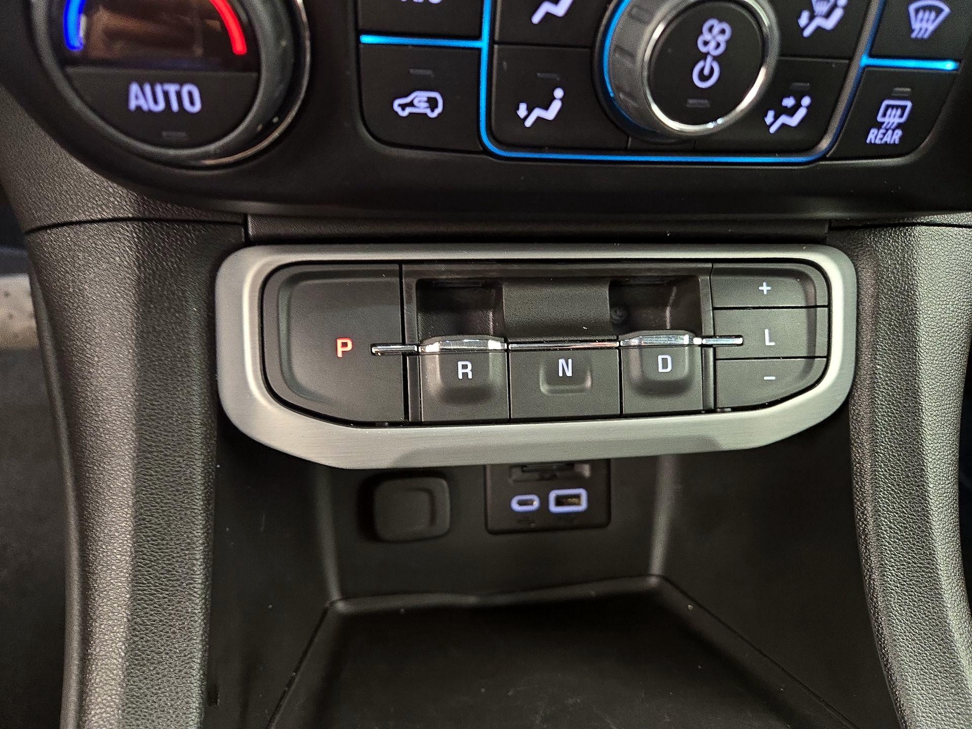 Thumbnail: 2023 GMC Acadia - 17