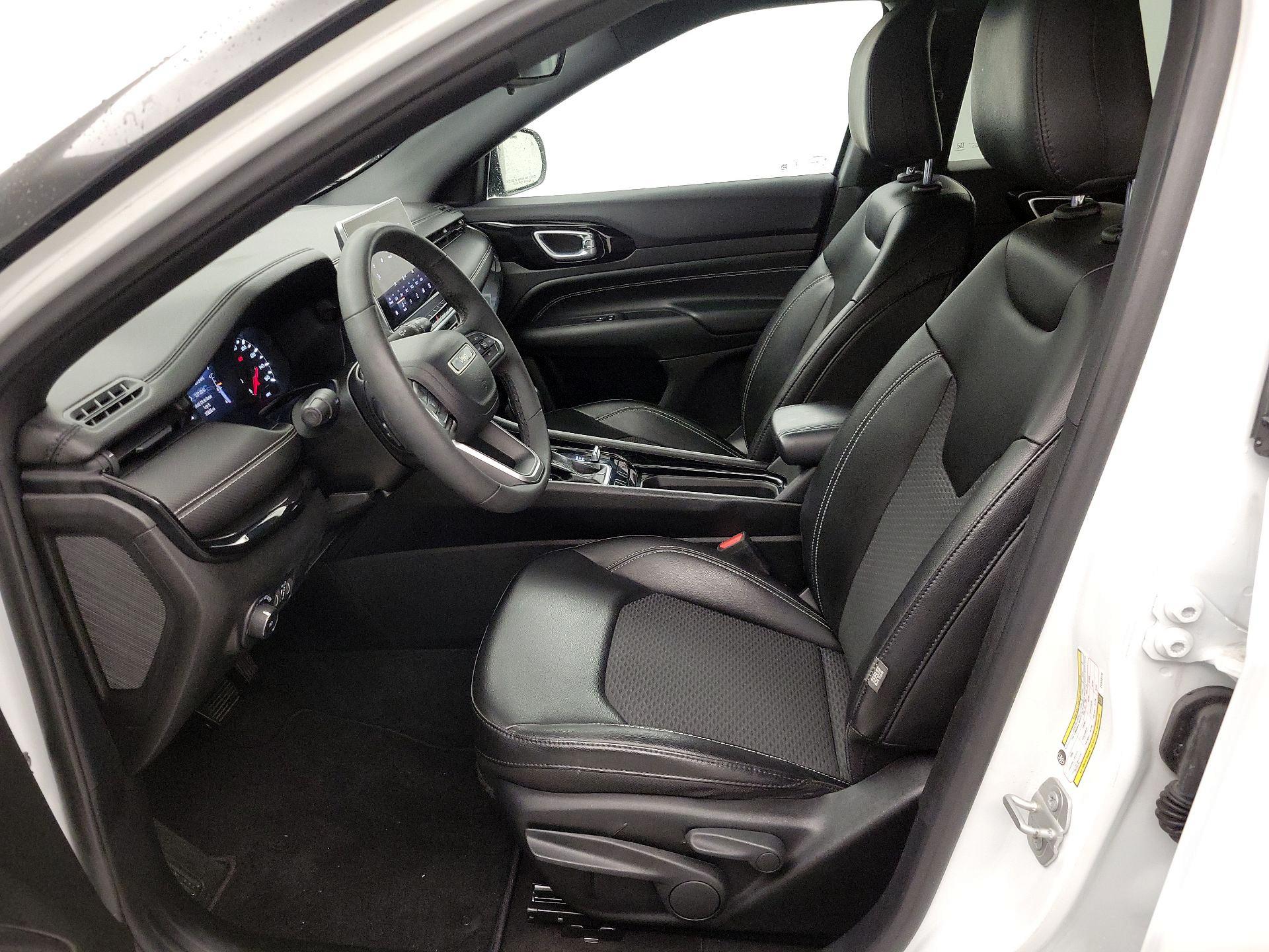 Thumbnail: 2023 Jeep Compass - 11