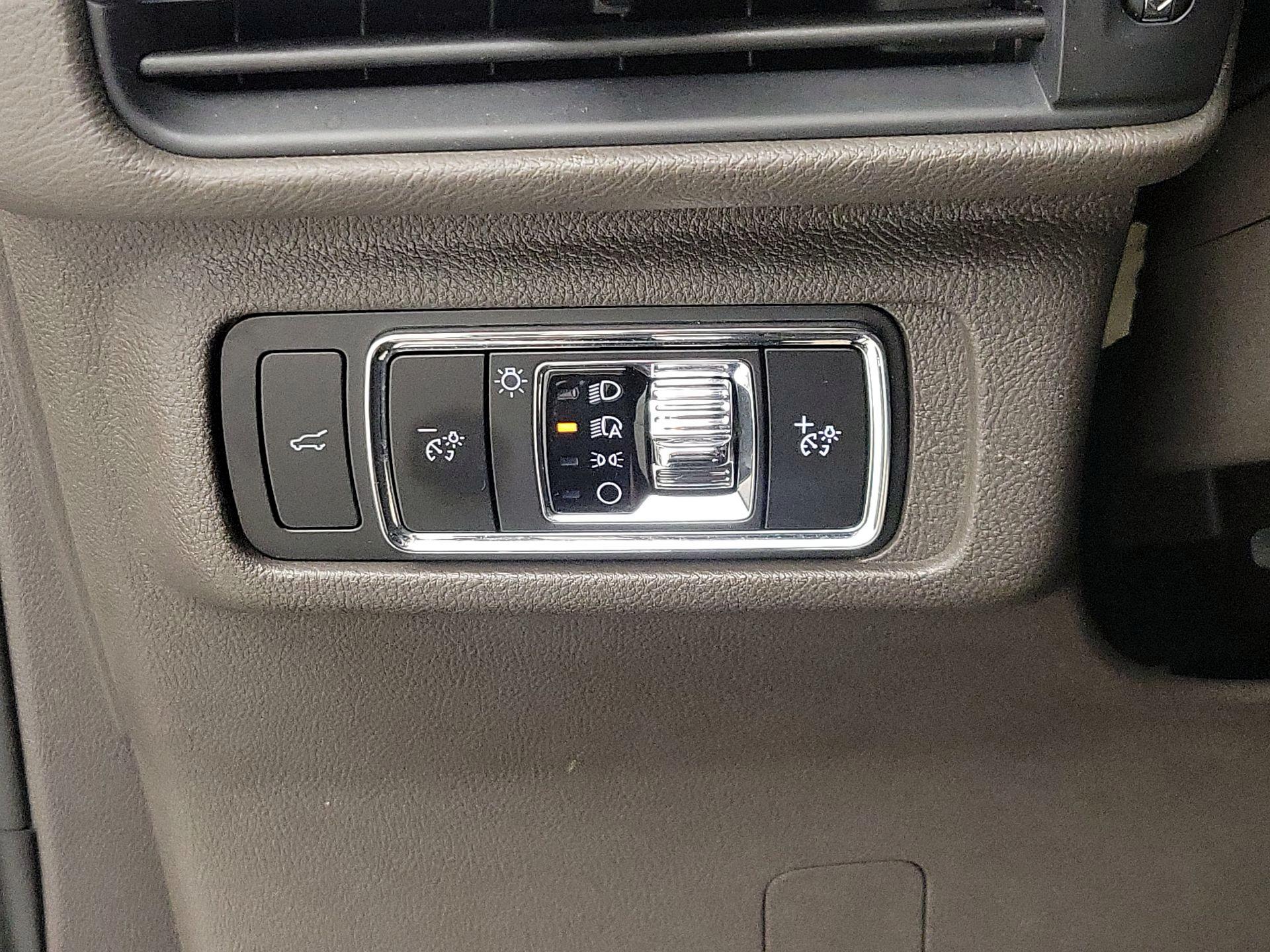 Thumbnail: 2024 Lincoln Corsair - 13