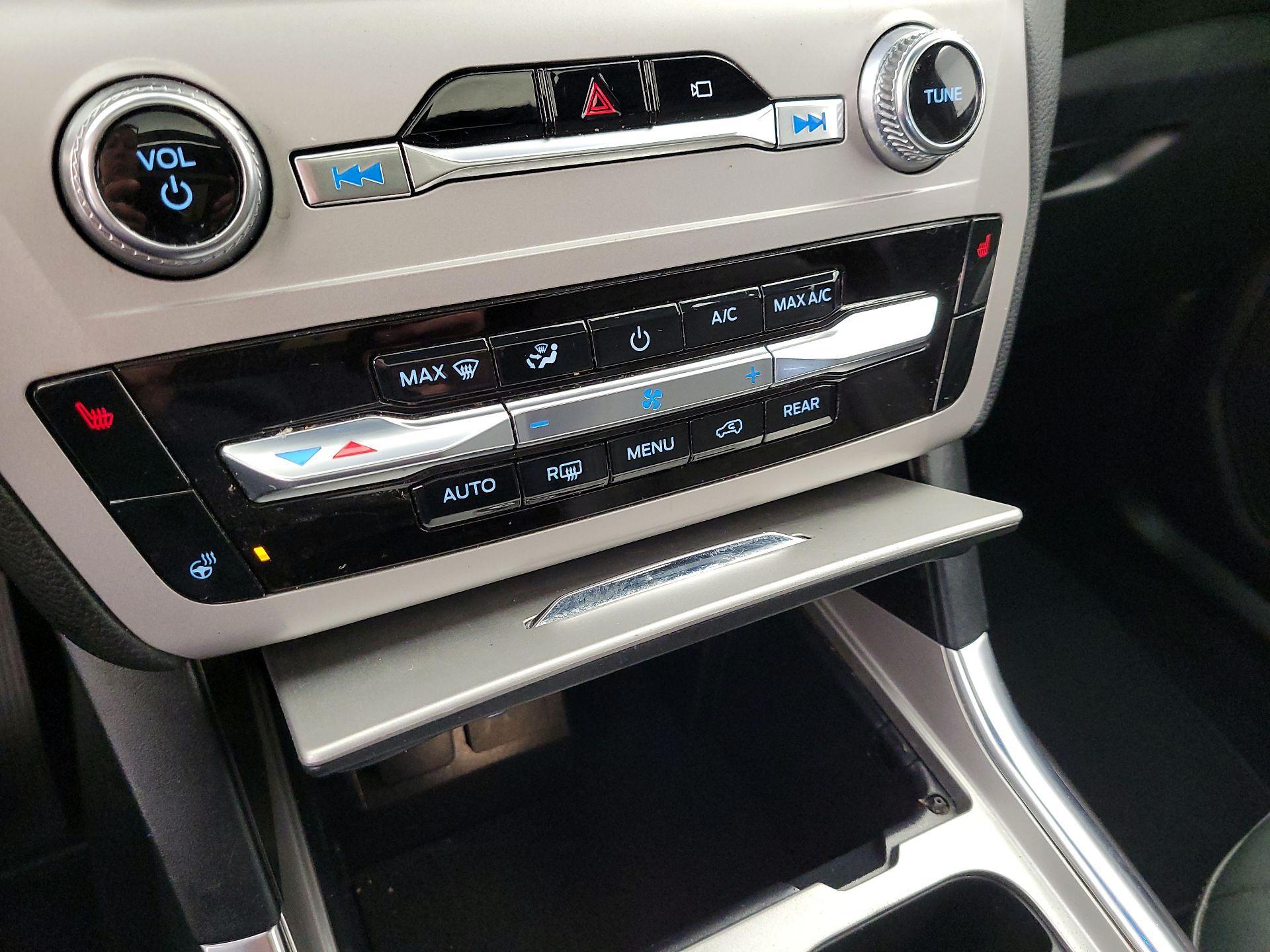 Thumbnail: 2023 Ford Explorer - 17