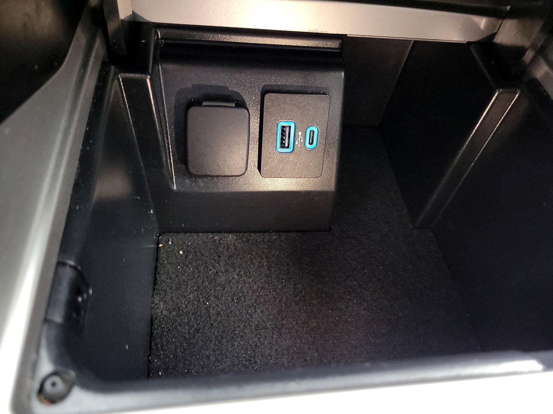 Thumbnail: 2023 Ford Explorer - 19