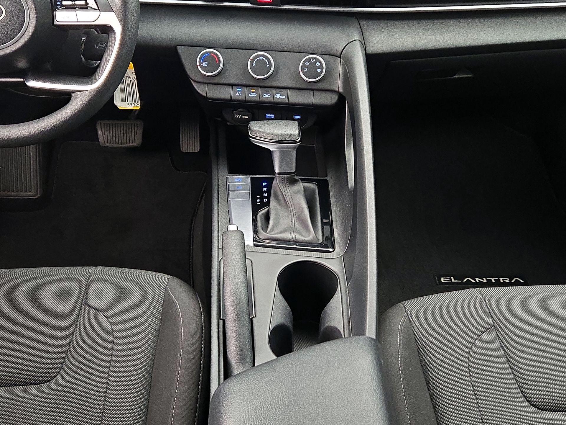 Thumbnail: 2025 Hyundai Elantra - 17