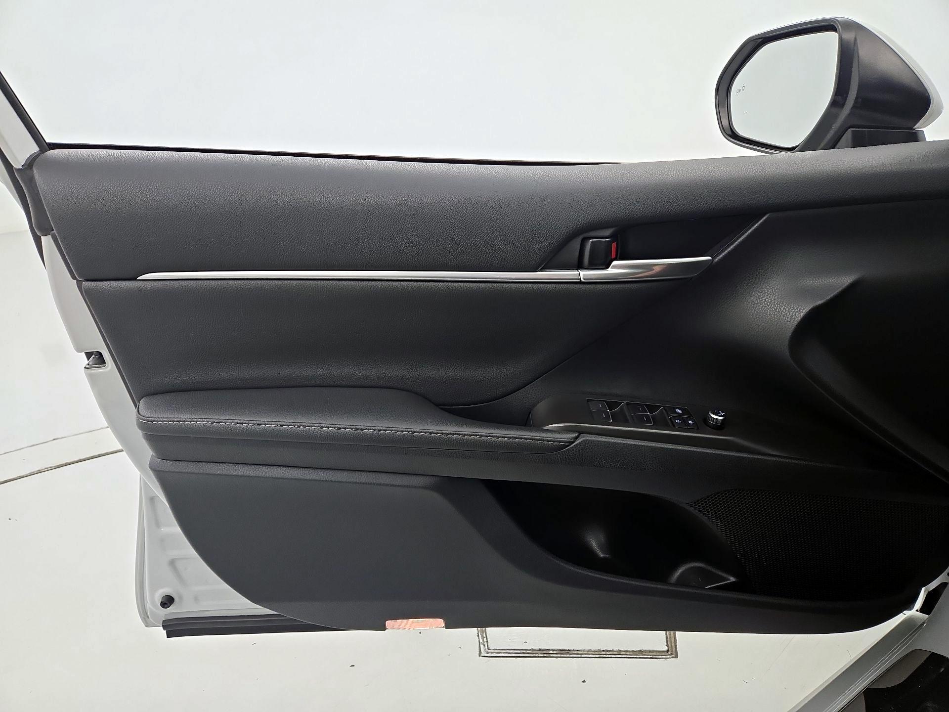 Thumbnail: 2023 Toyota Camry - 12