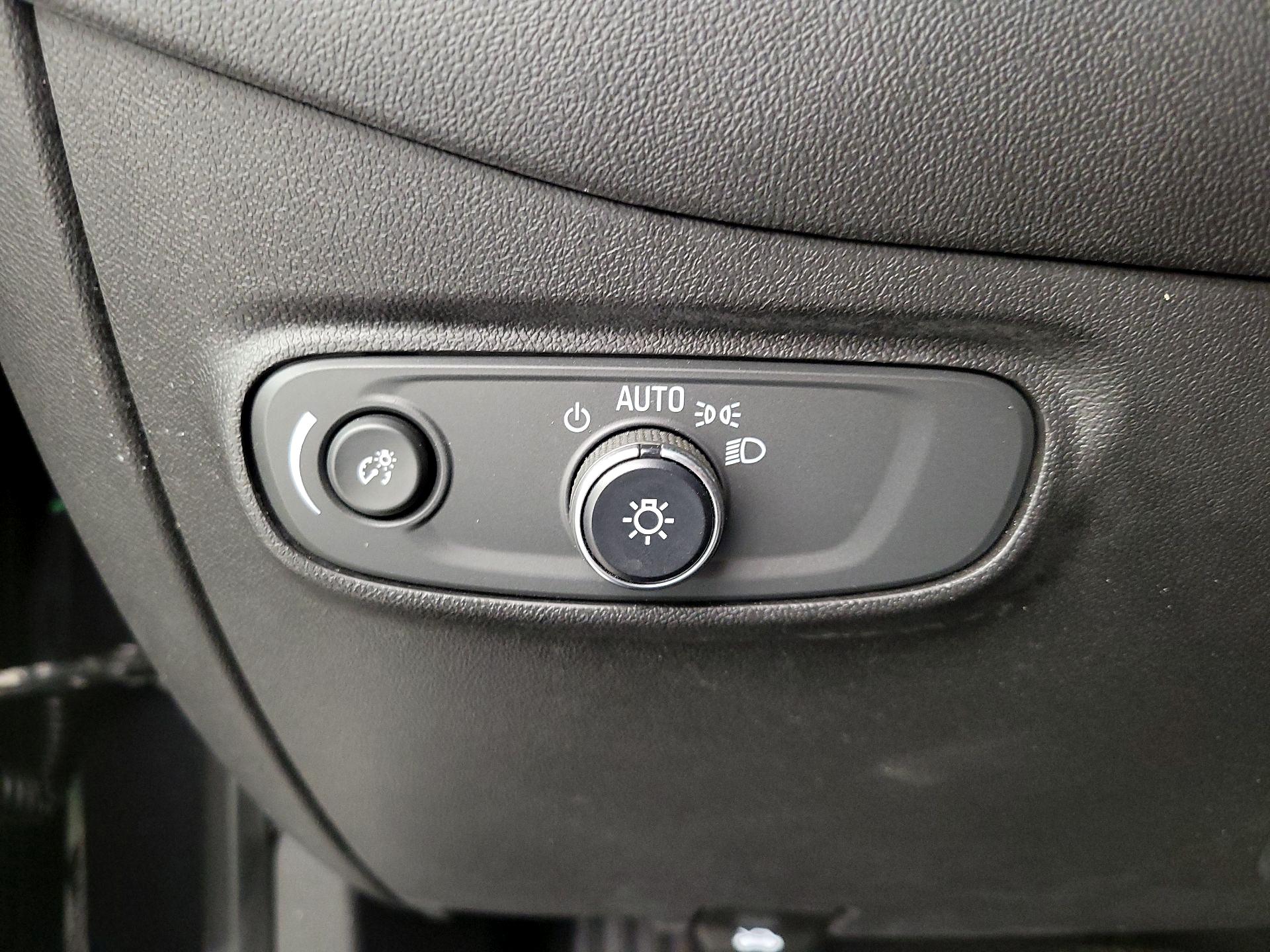 Thumbnail: 2022 Chevrolet Equinox - 13