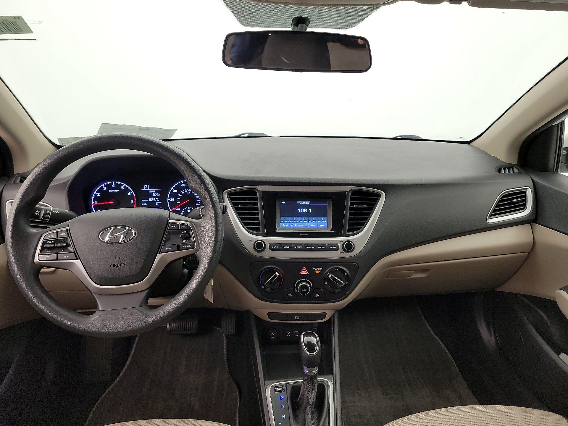 Thumbnail: 2022 Hyundai Accent - 9