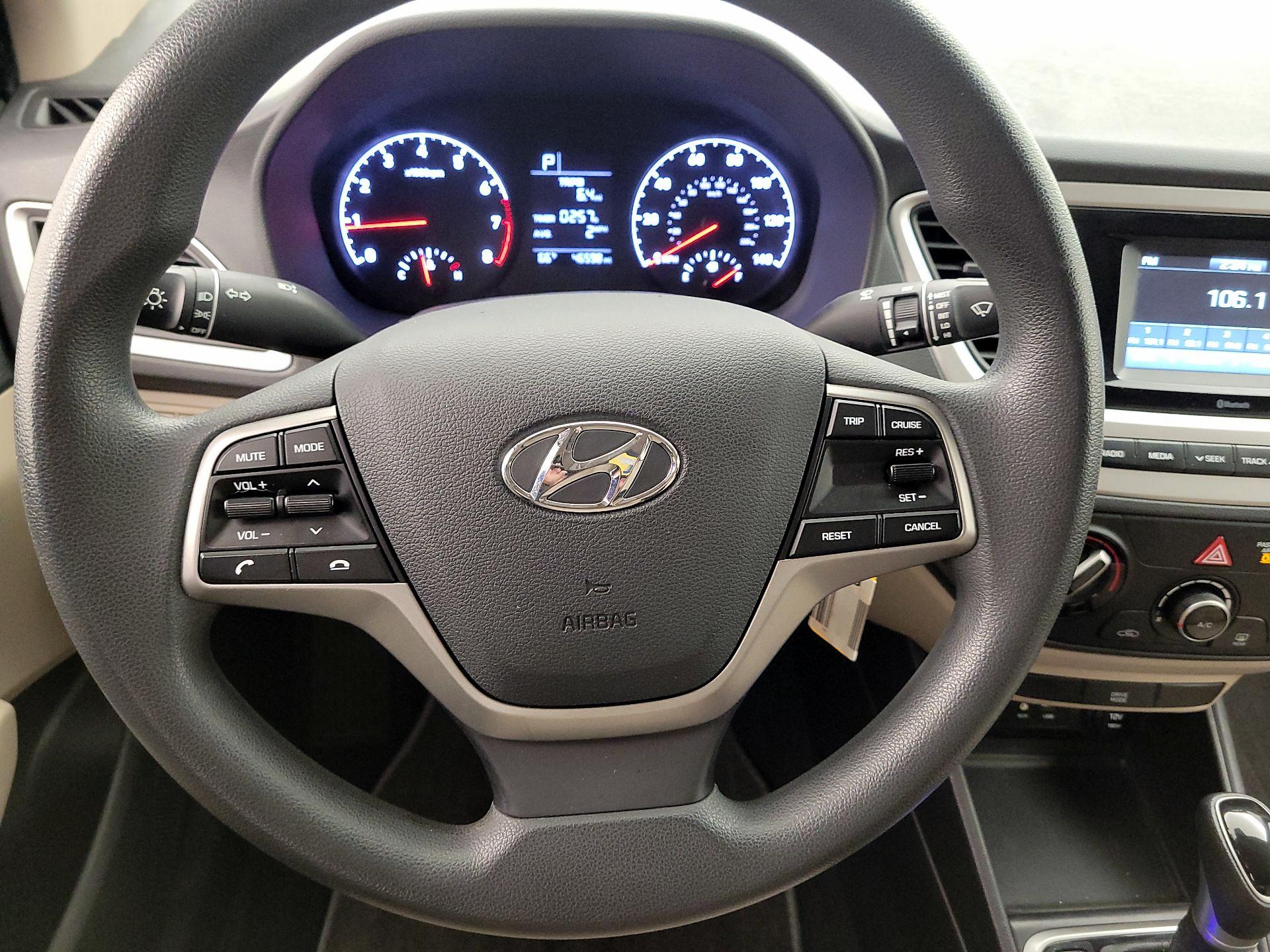 Thumbnail: 2022 Hyundai Accent - 10