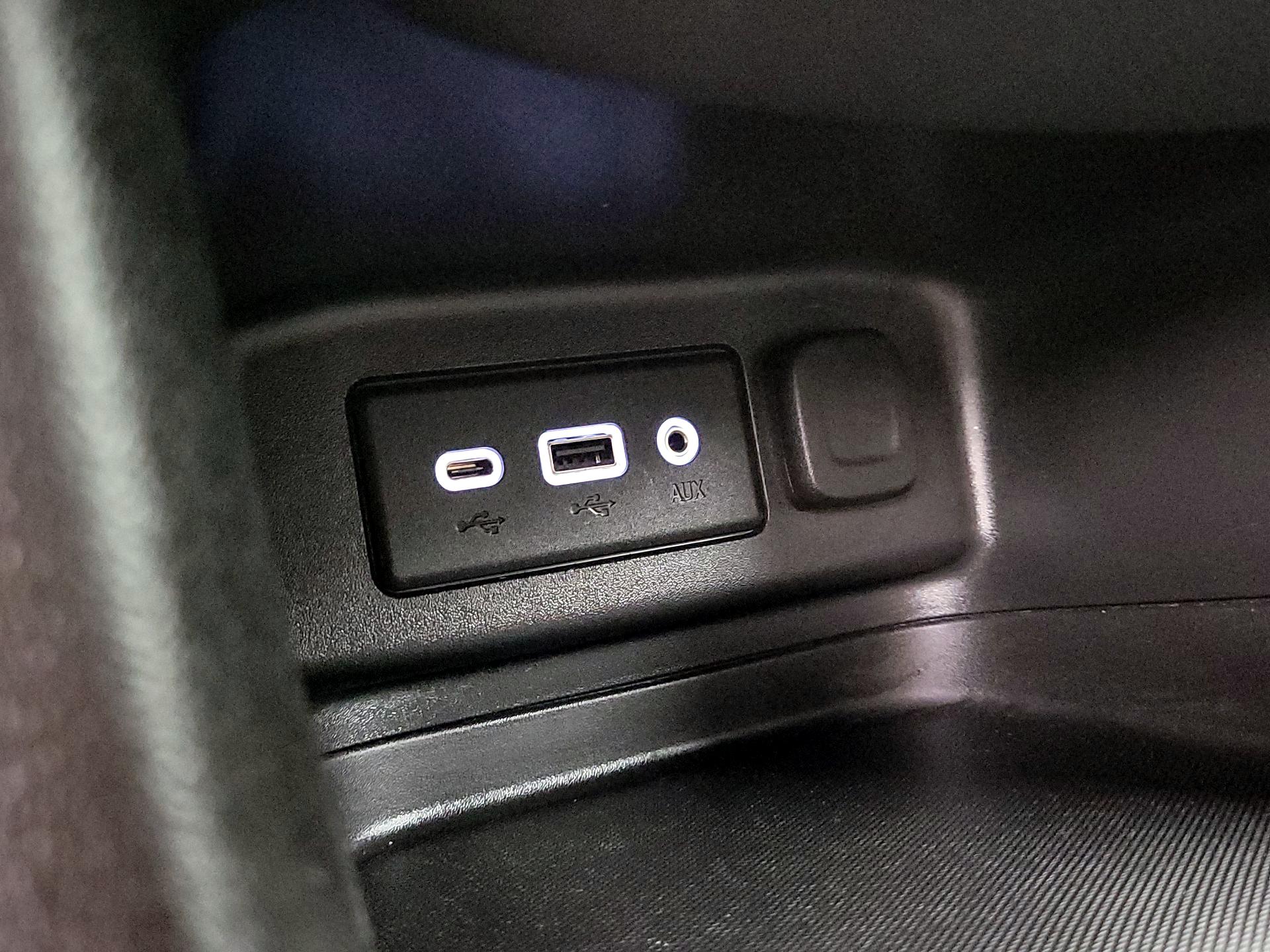 Thumbnail: 2023 Chevrolet Equinox - 18