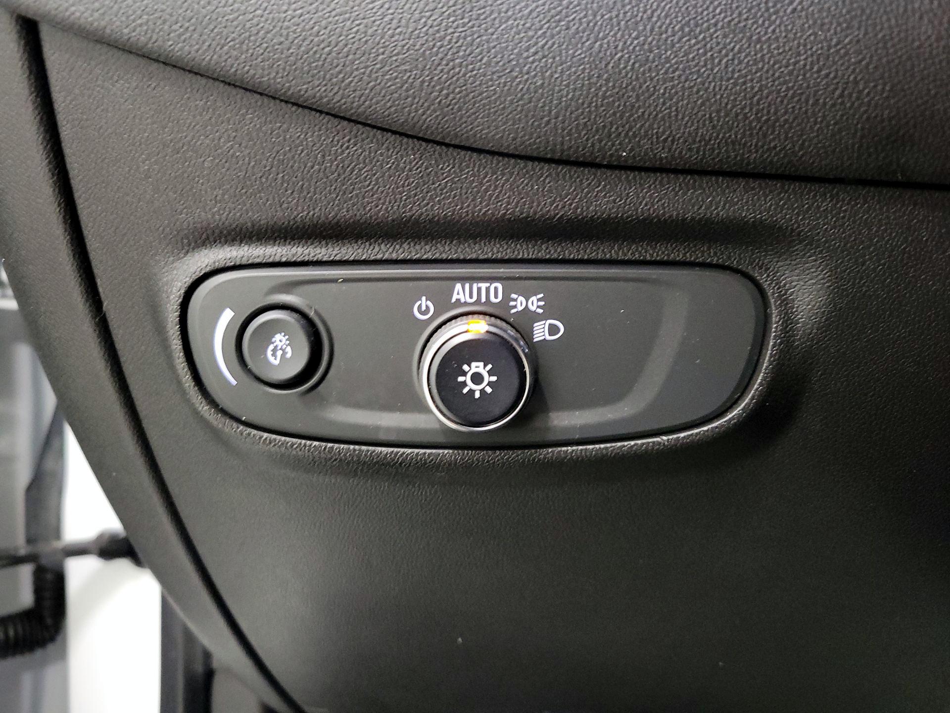 Thumbnail: 2022 Chevrolet Equinox - 13