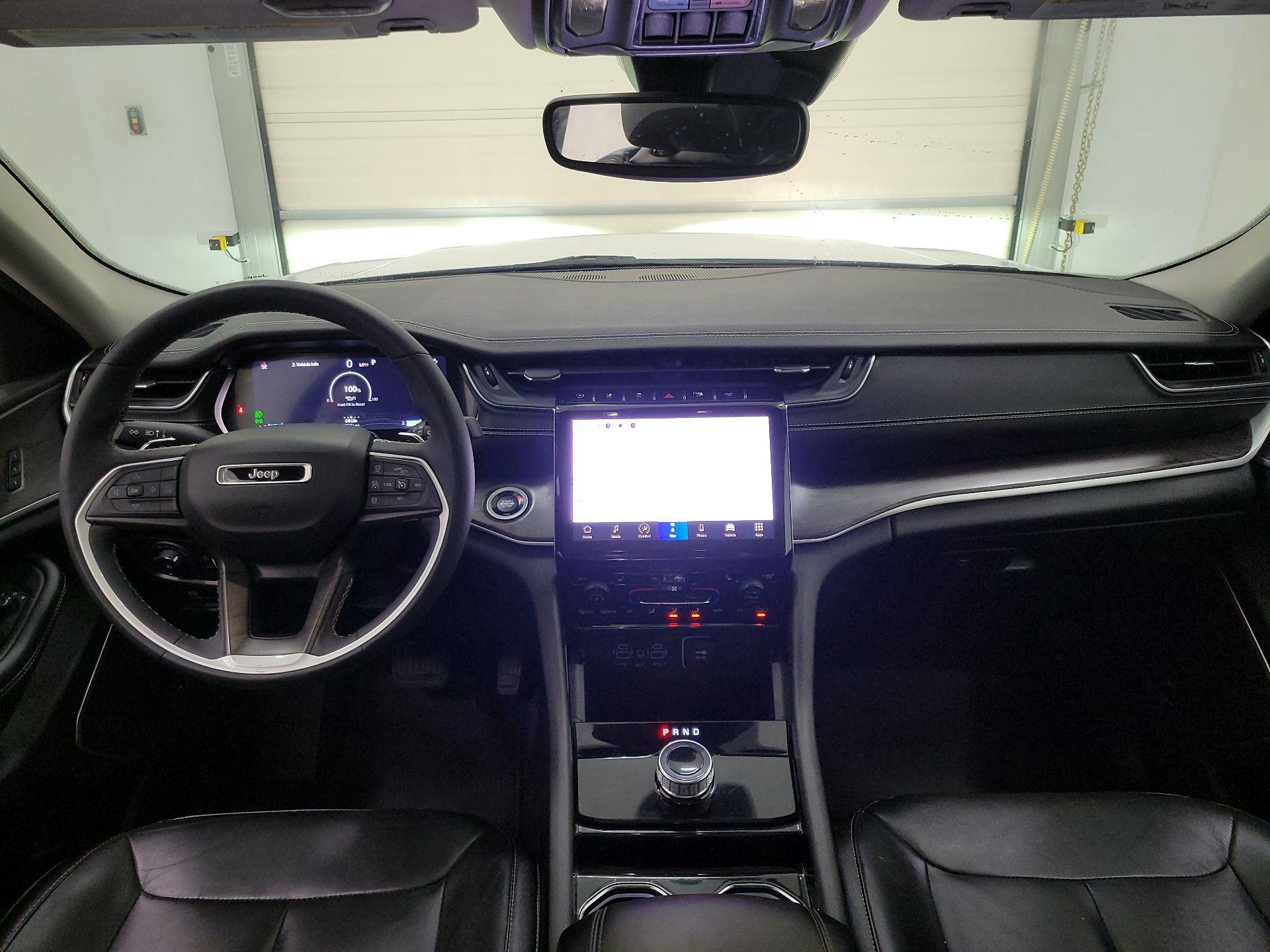 Thumbnail: 2023 Jeep Grand Cherokee L - 9