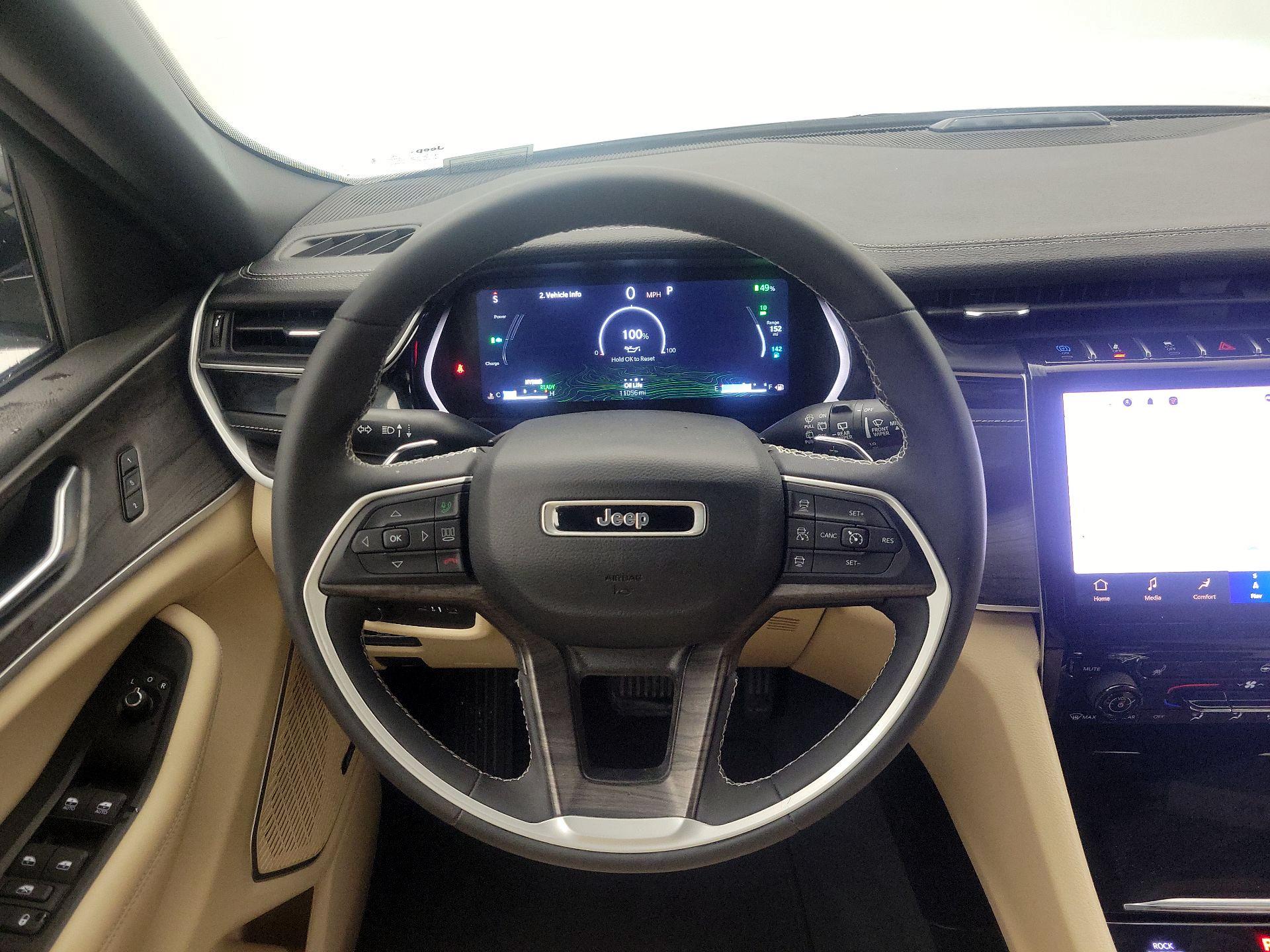 Thumbnail: 2023 Jeep Grand Cherokee - 10