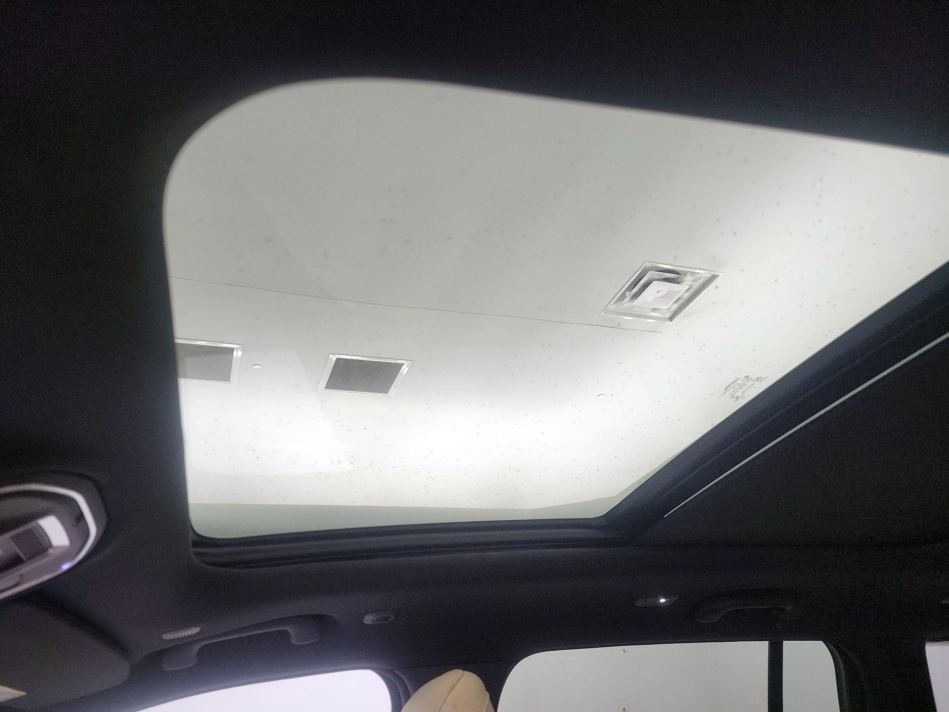 Thumbnail: 2023 Jeep Grand Cherokee - 20