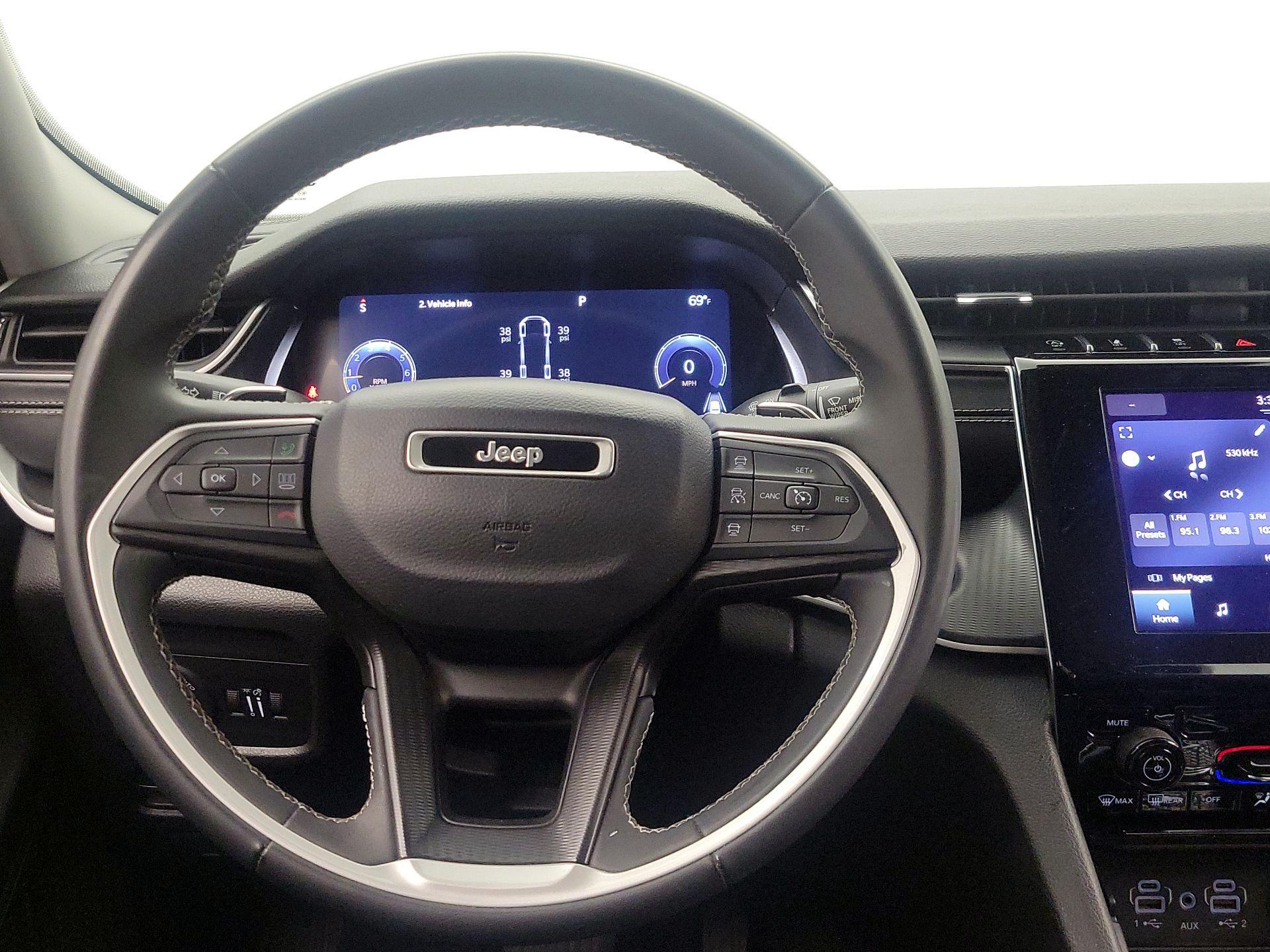 Thumbnail: 2023 Jeep Grand Cherokee L - 10