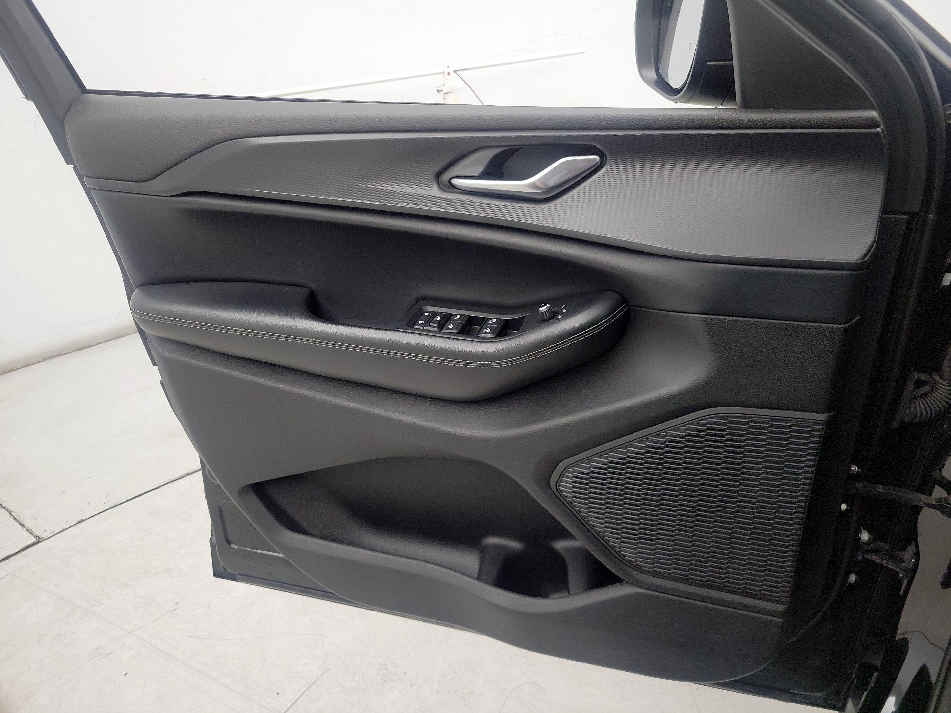 Thumbnail: 2023 Jeep Grand Cherokee L - 12