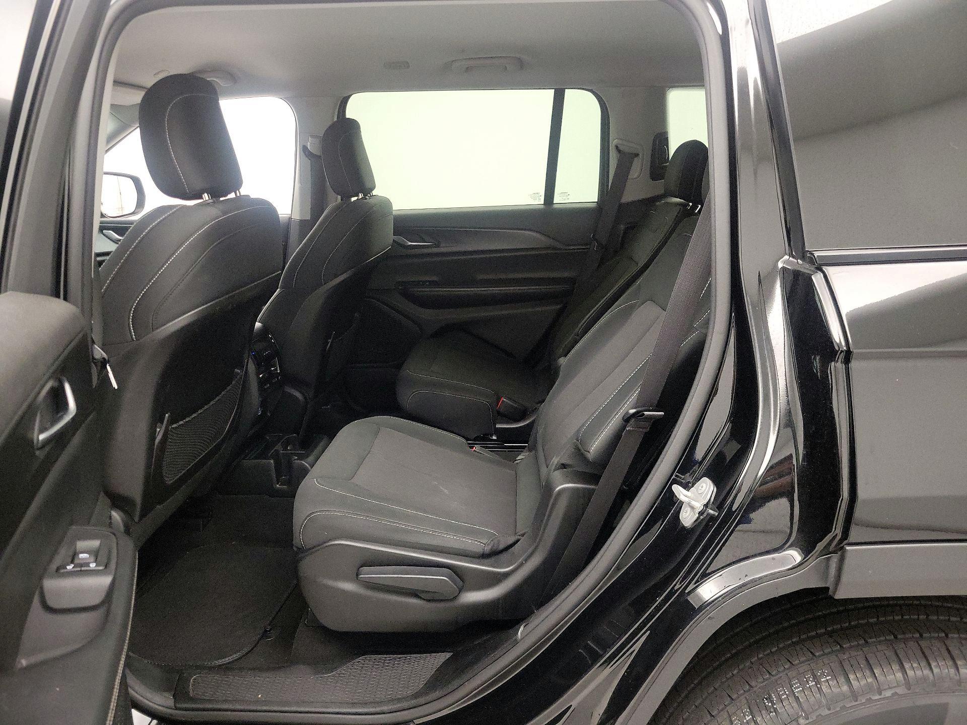 Thumbnail: 2023 Jeep Grand Cherokee L - 19