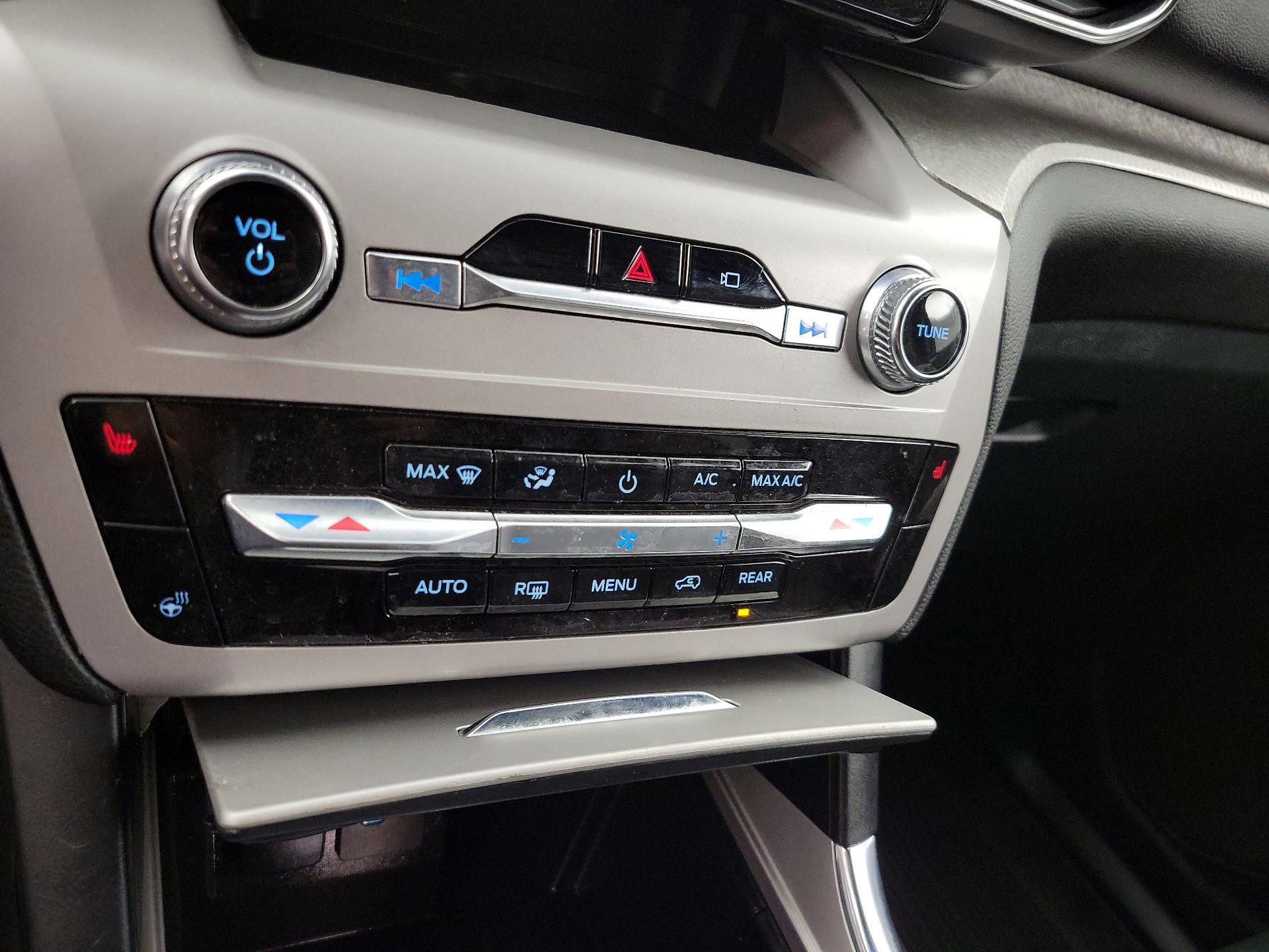 Thumbnail: 2023 Ford Explorer - 17