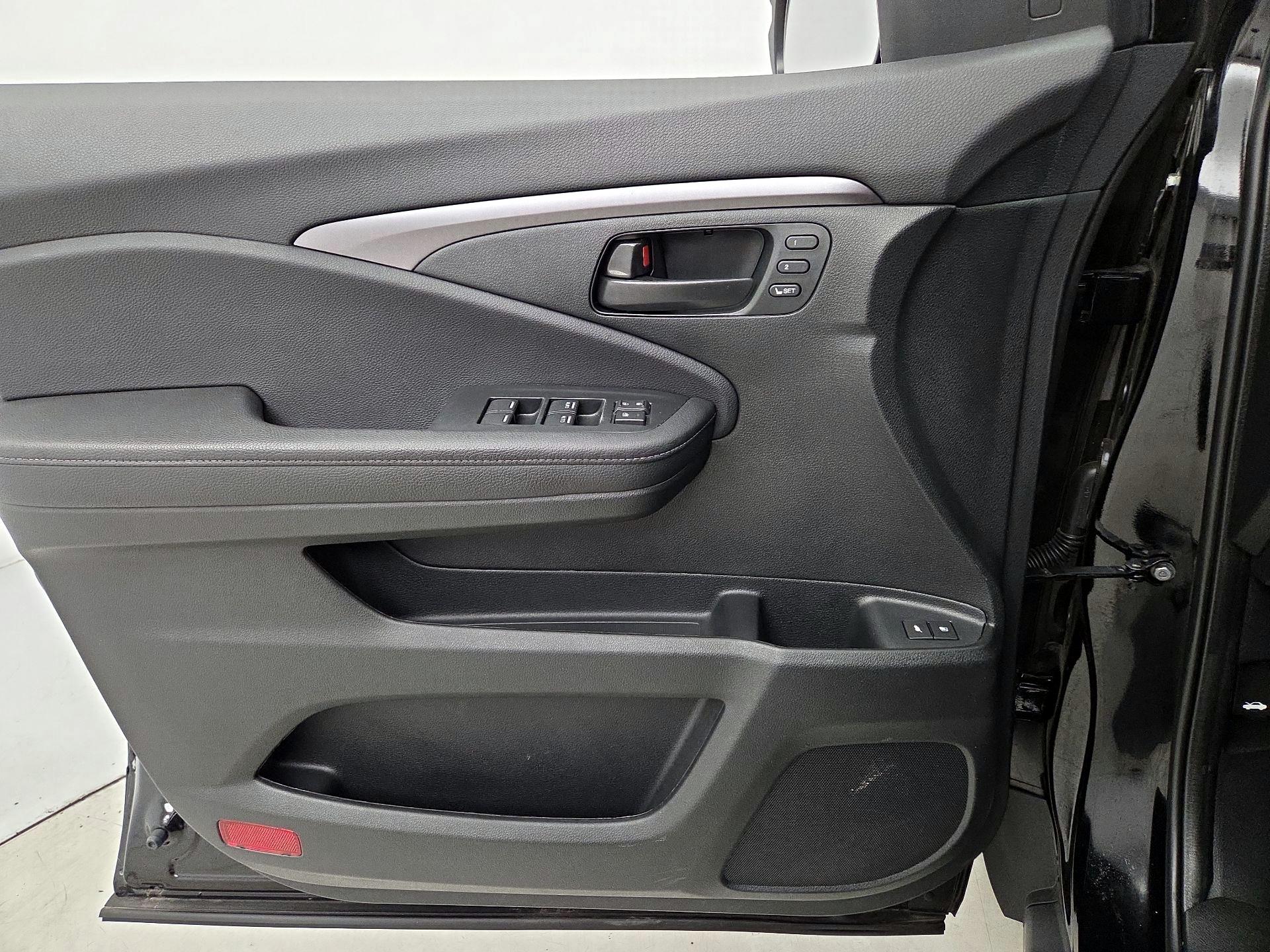 Thumbnail: 2023 Honda Passport - 12