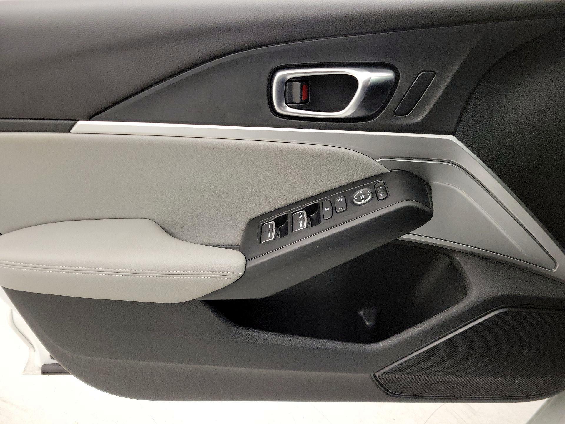 Thumbnail: 2025 Acura Integra - 12