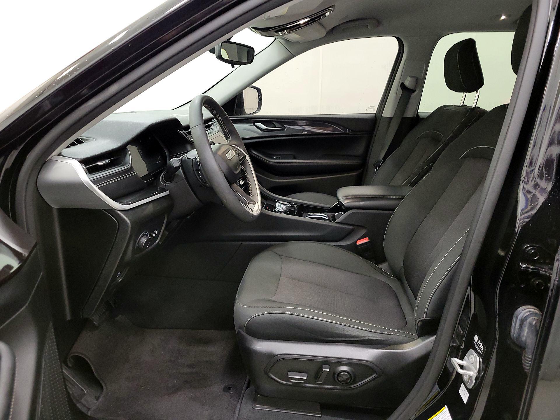 Thumbnail: 2023 Jeep Grand Cherokee - 11