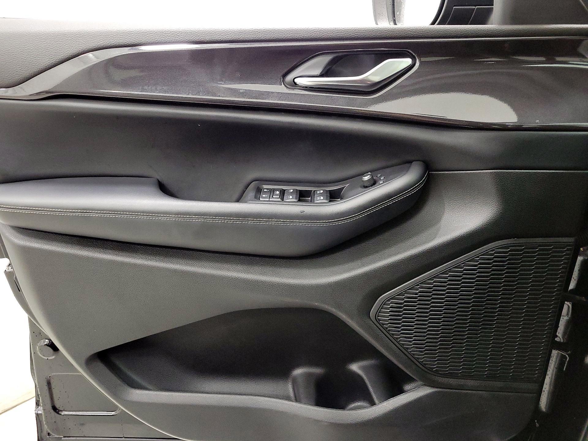 Thumbnail: 2023 Jeep Grand Cherokee - 12