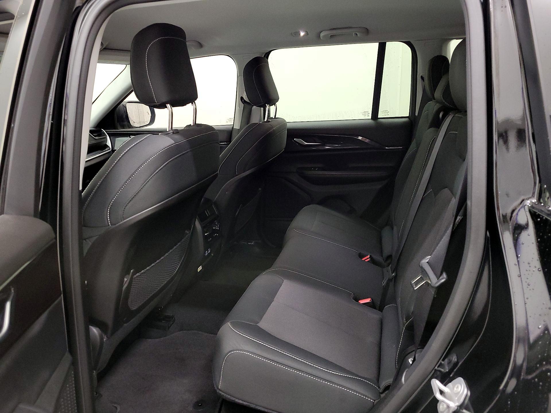 Thumbnail: 2023 Jeep Grand Cherokee - 19