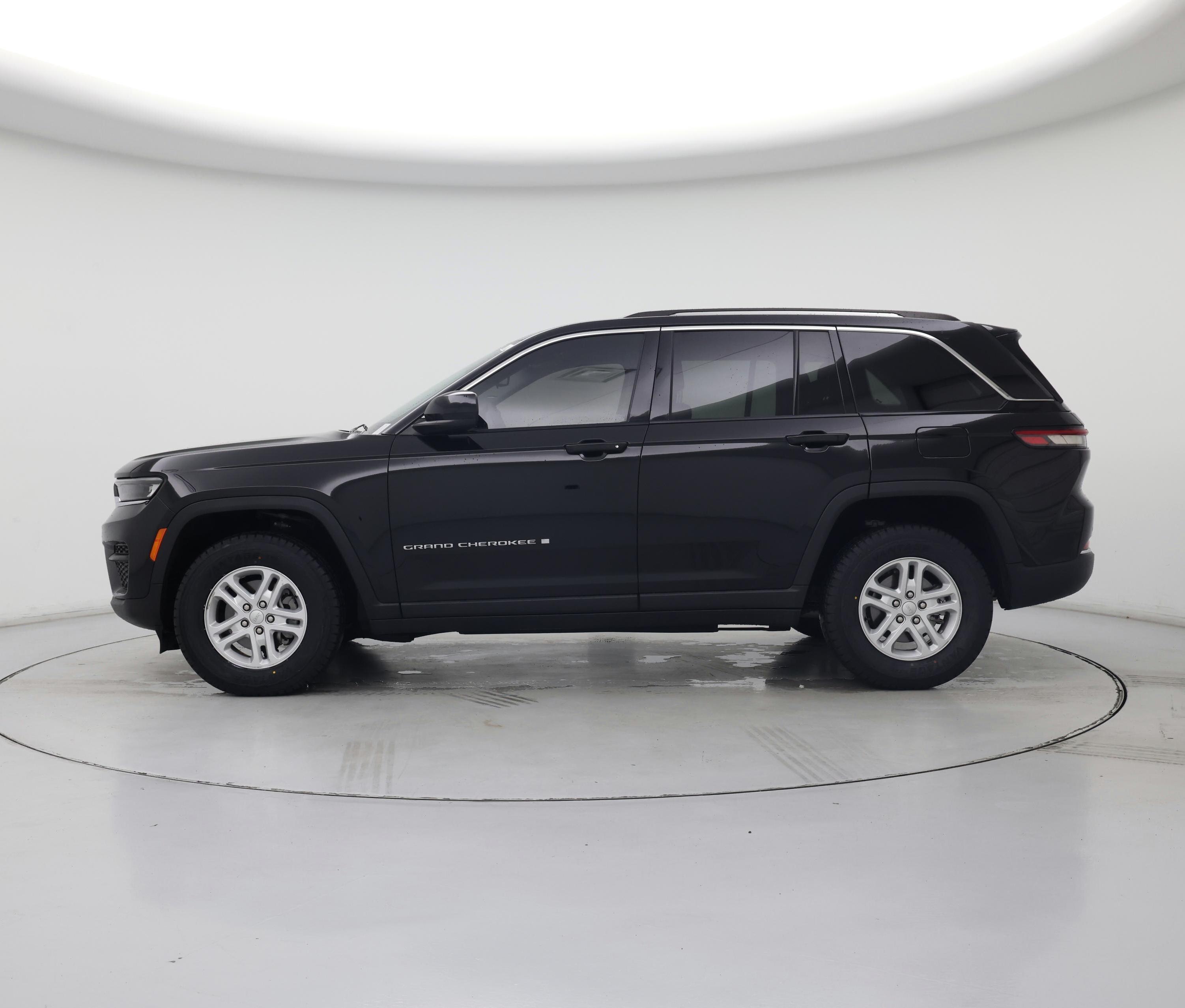 Thumbnail: 2023 Jeep Grand Cherokee - 3