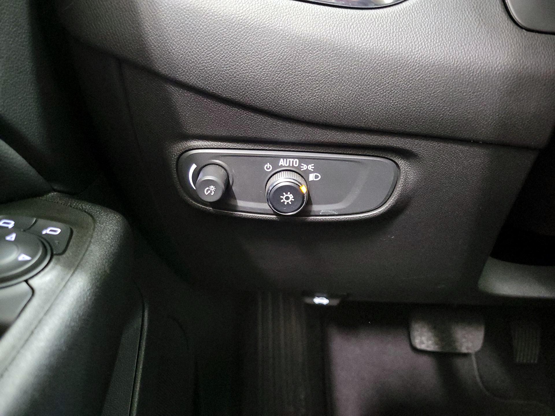 Thumbnail: 2022 Chevrolet Equinox - 13