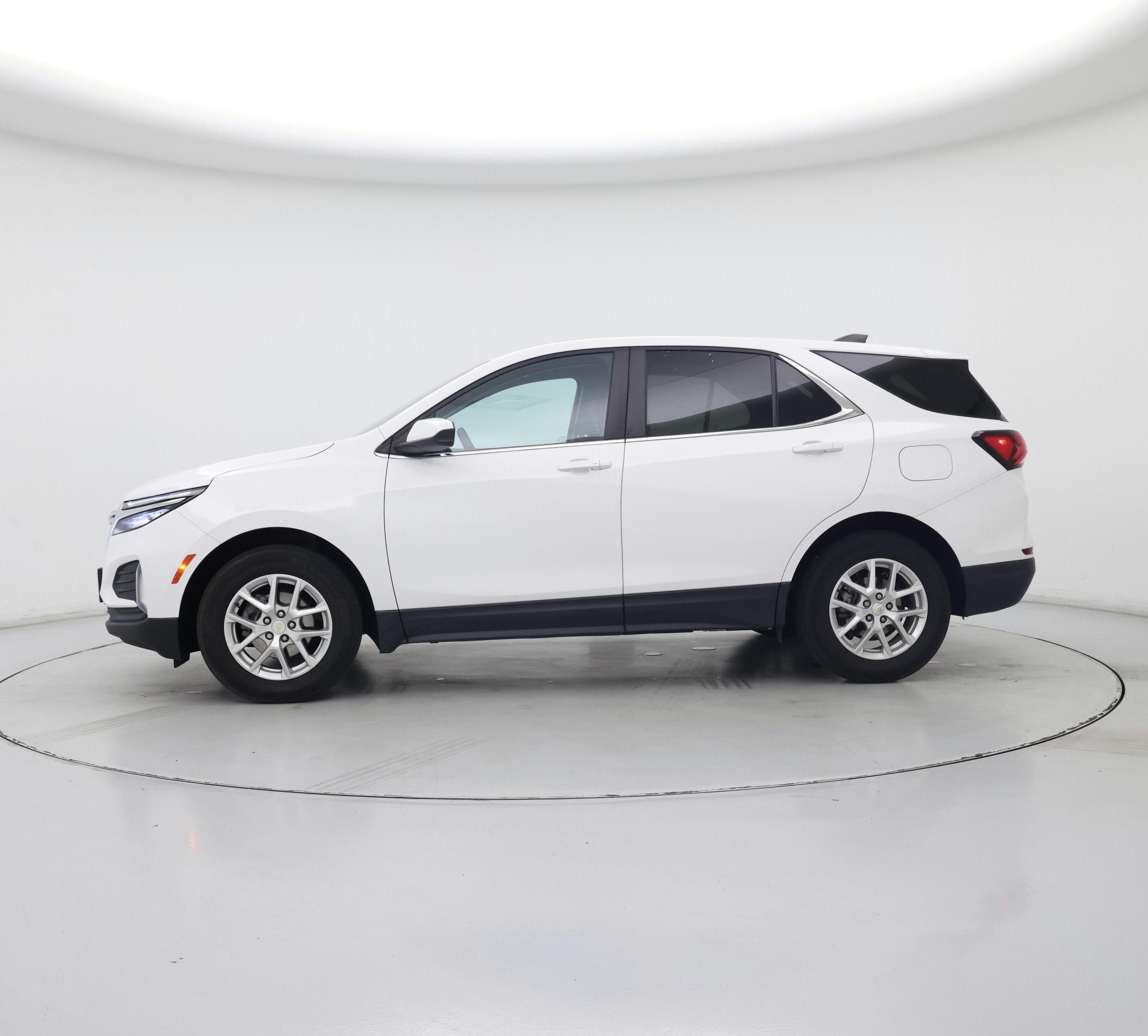 Thumbnail: 2022 Chevrolet Equinox - 3