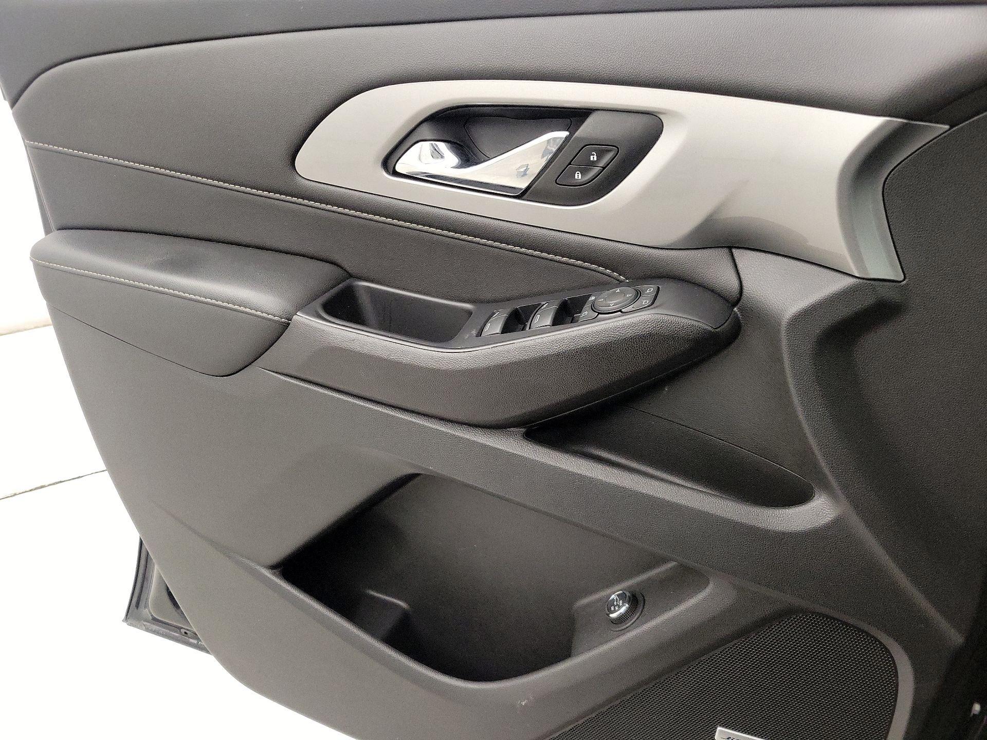 Thumbnail: 2022 Chevrolet Traverse - 12