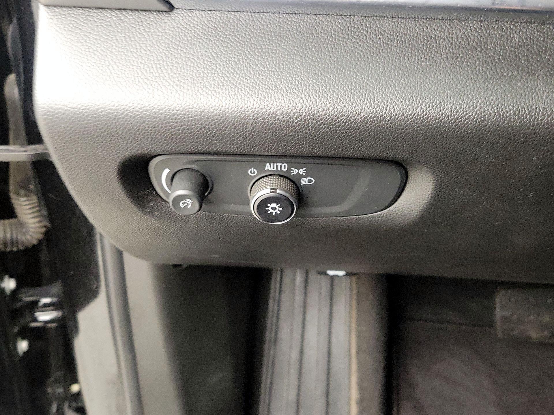 Thumbnail: 2022 Chevrolet Traverse - 13