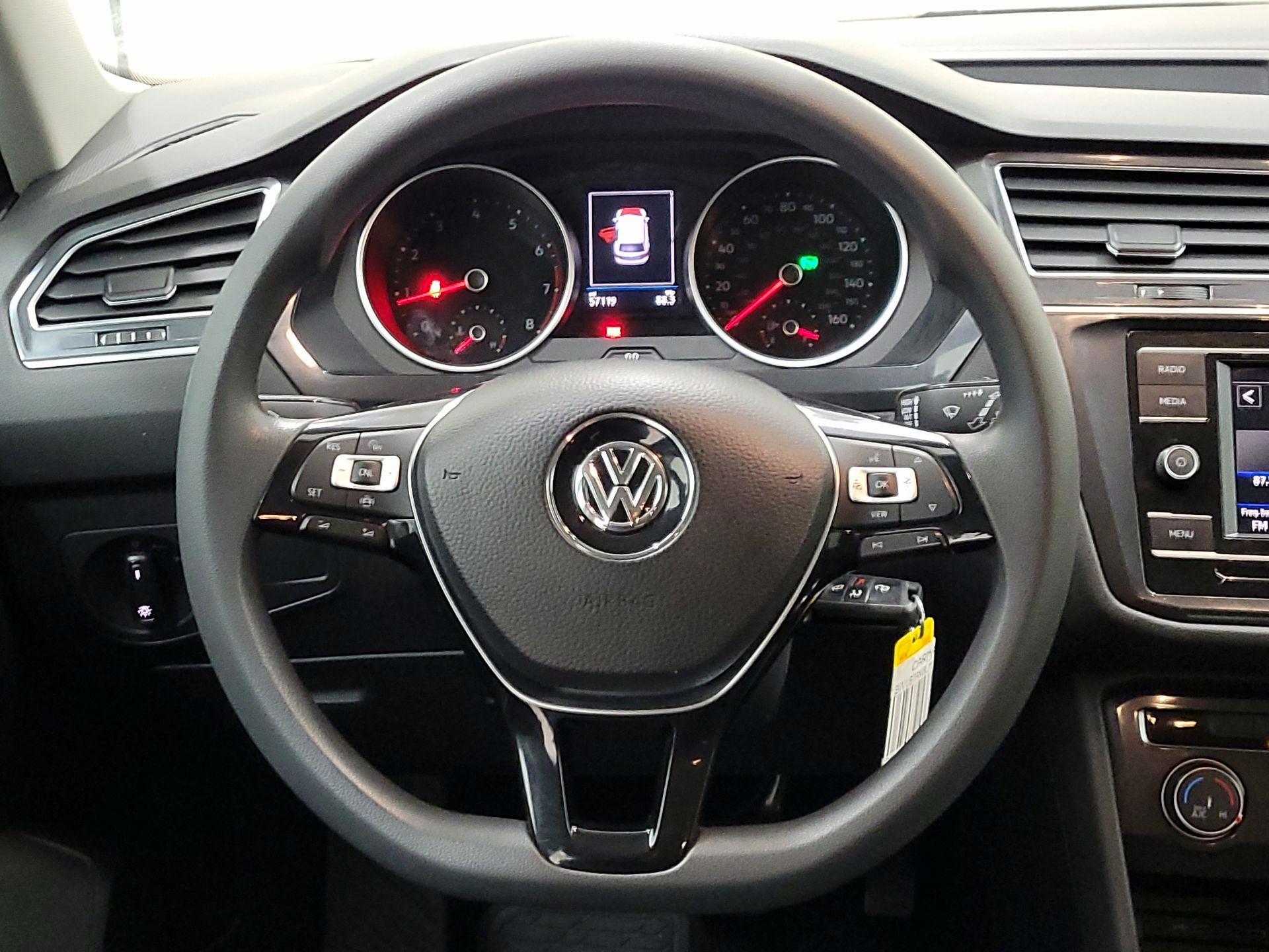 Thumbnail: 2020 Volkswagen Tiguan - 10