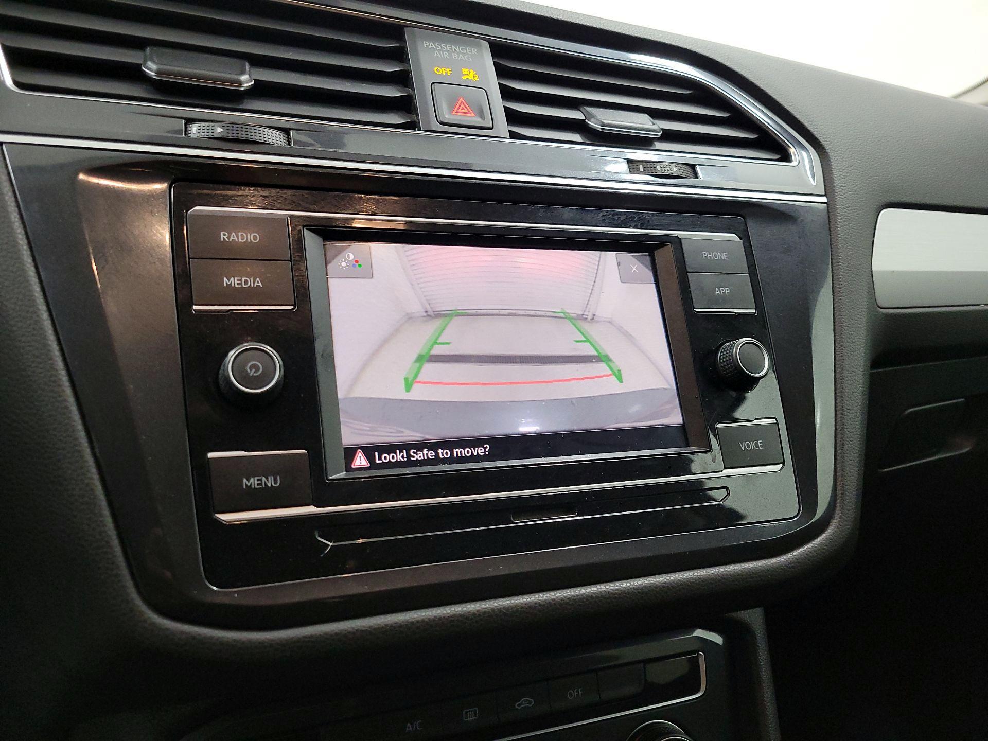 Thumbnail: 2020 Volkswagen Tiguan - 14