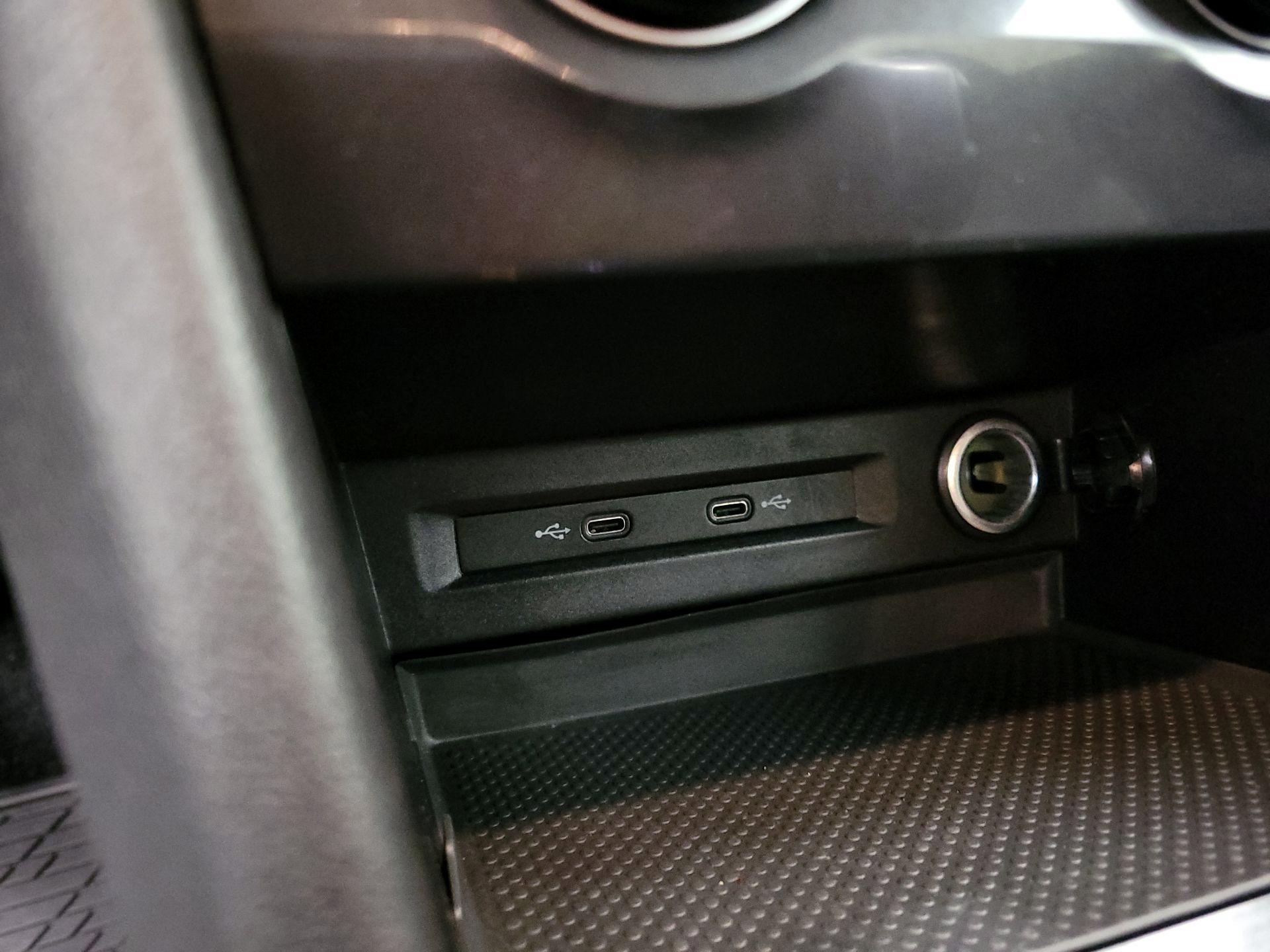 Thumbnail: 2020 Volkswagen Tiguan - 18