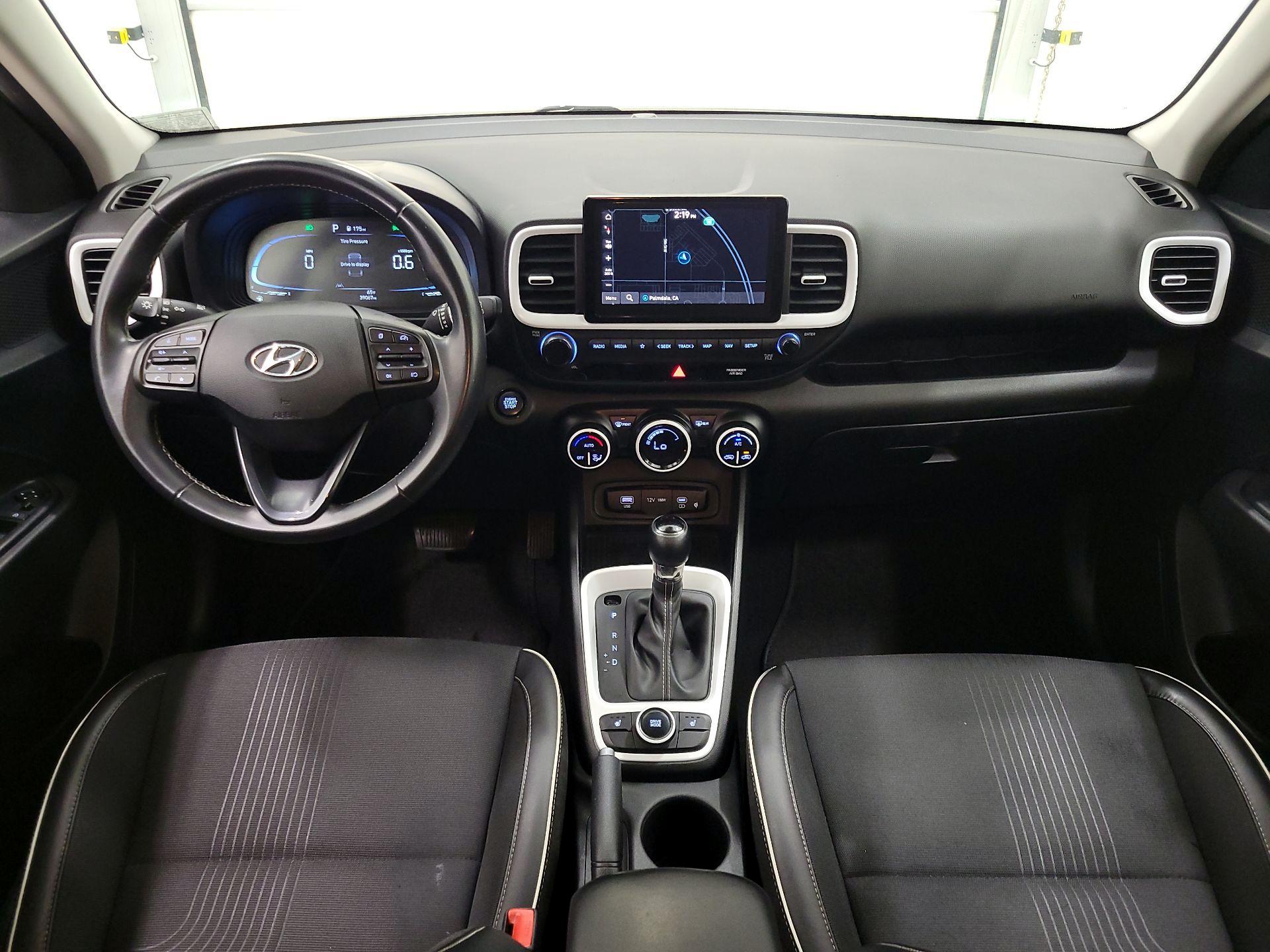 Thumbnail: 2023 Hyundai Venue - 9