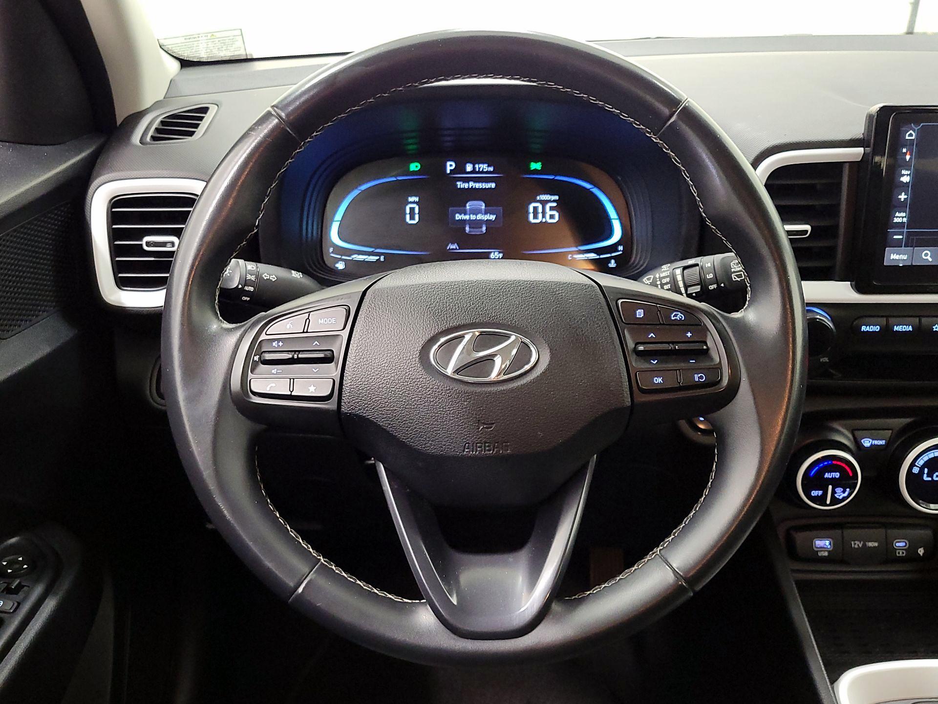 Thumbnail: 2023 Hyundai Venue - 10