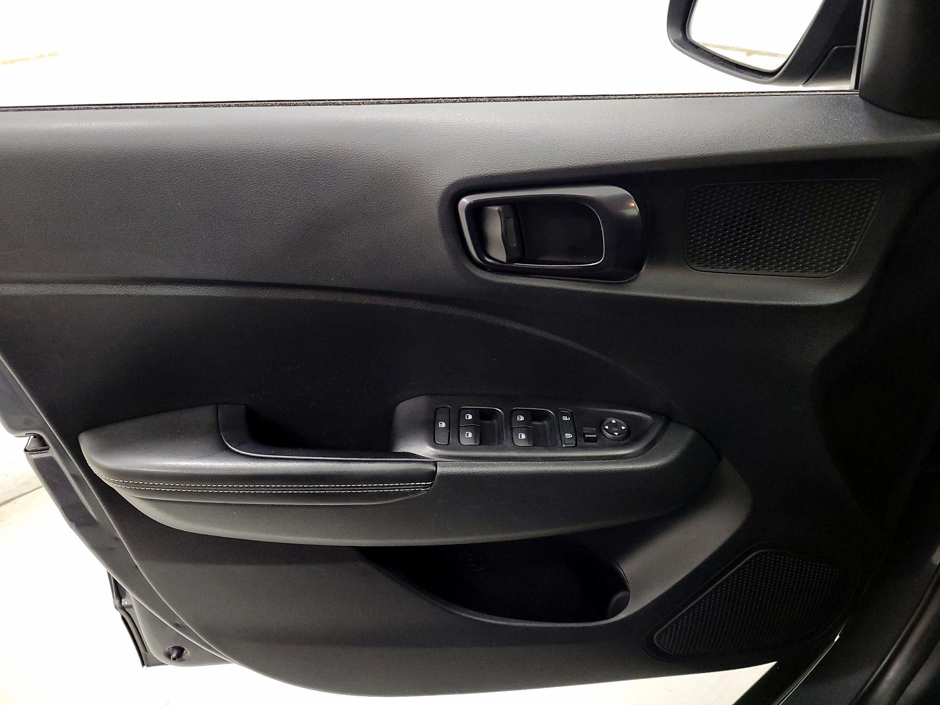 Thumbnail: 2023 Hyundai Venue - 12