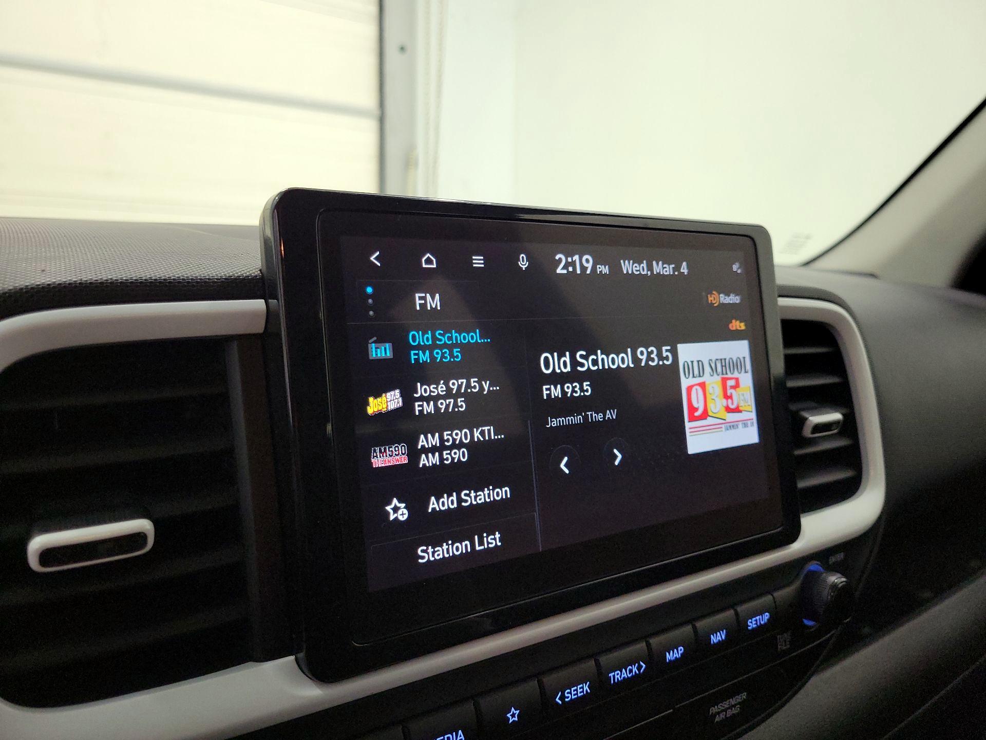 Thumbnail: 2023 Hyundai Venue - 16