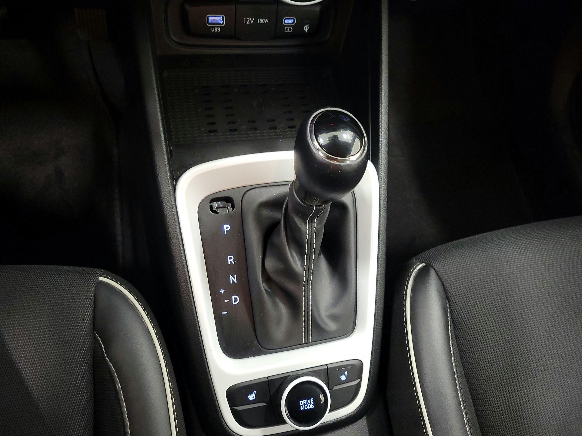 Thumbnail: 2023 Hyundai Venue - 18