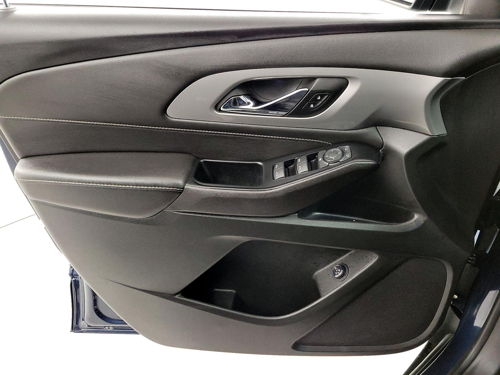 Thumbnail: 2023 Chevrolet Traverse - 12